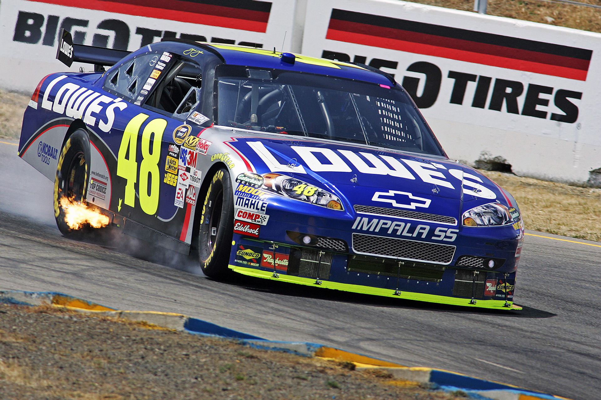Jimmie Johnson locks everything up going into "The Chute" at Sonoma.  ©  IAN DONALD