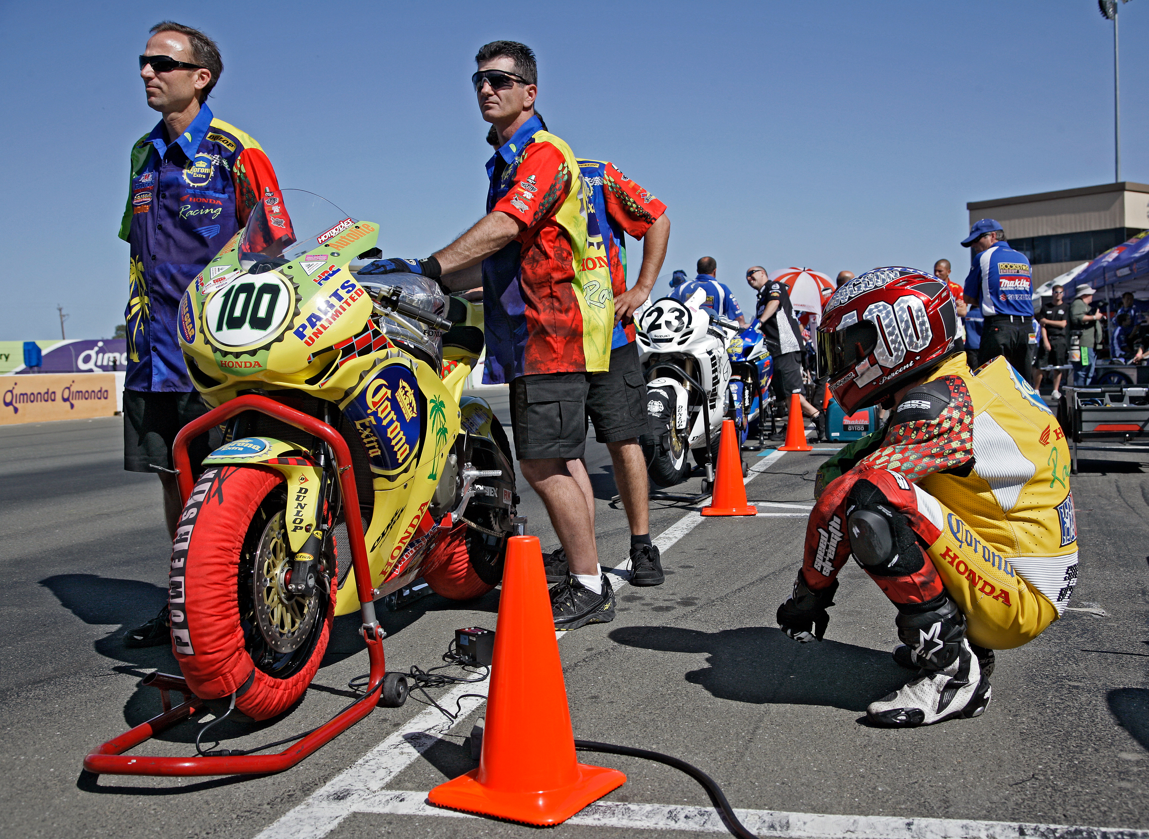 Neil Hodgson meditating before a practice session on his Honda Superbike.  ©  IAN DONALD