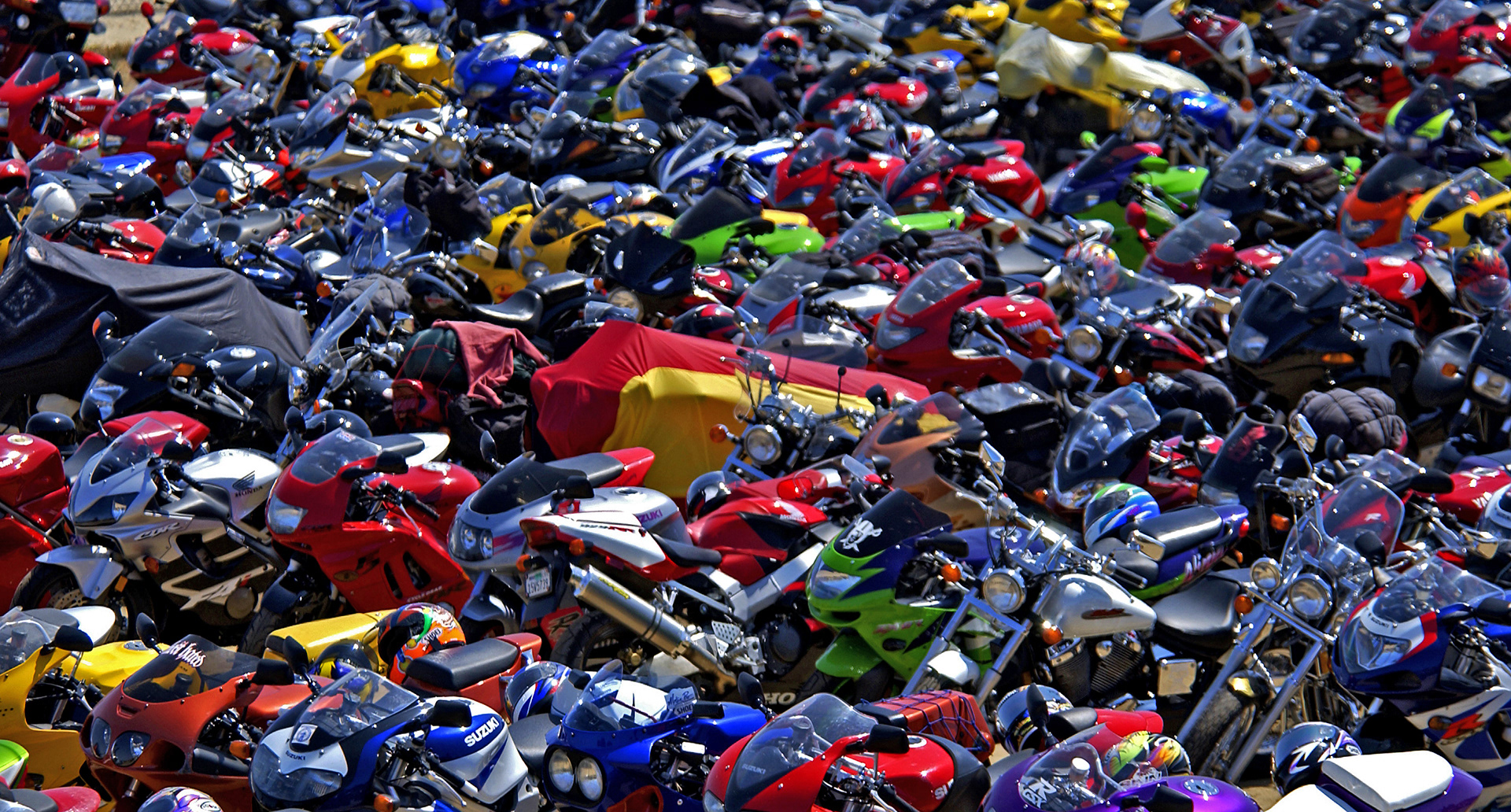 Full house - World Superbike Event Parking Lot - 2001.  ©  IAN DONALD