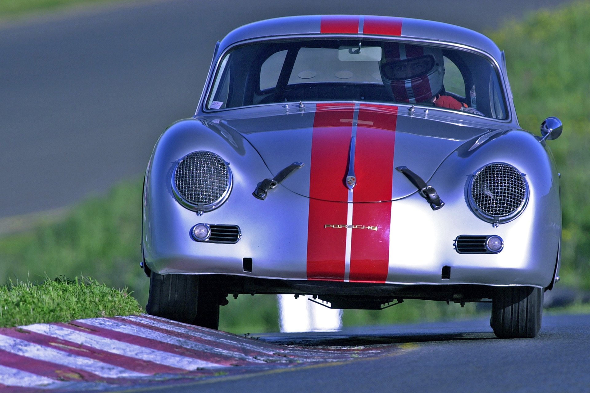Porsche 356 © IAN DONALD