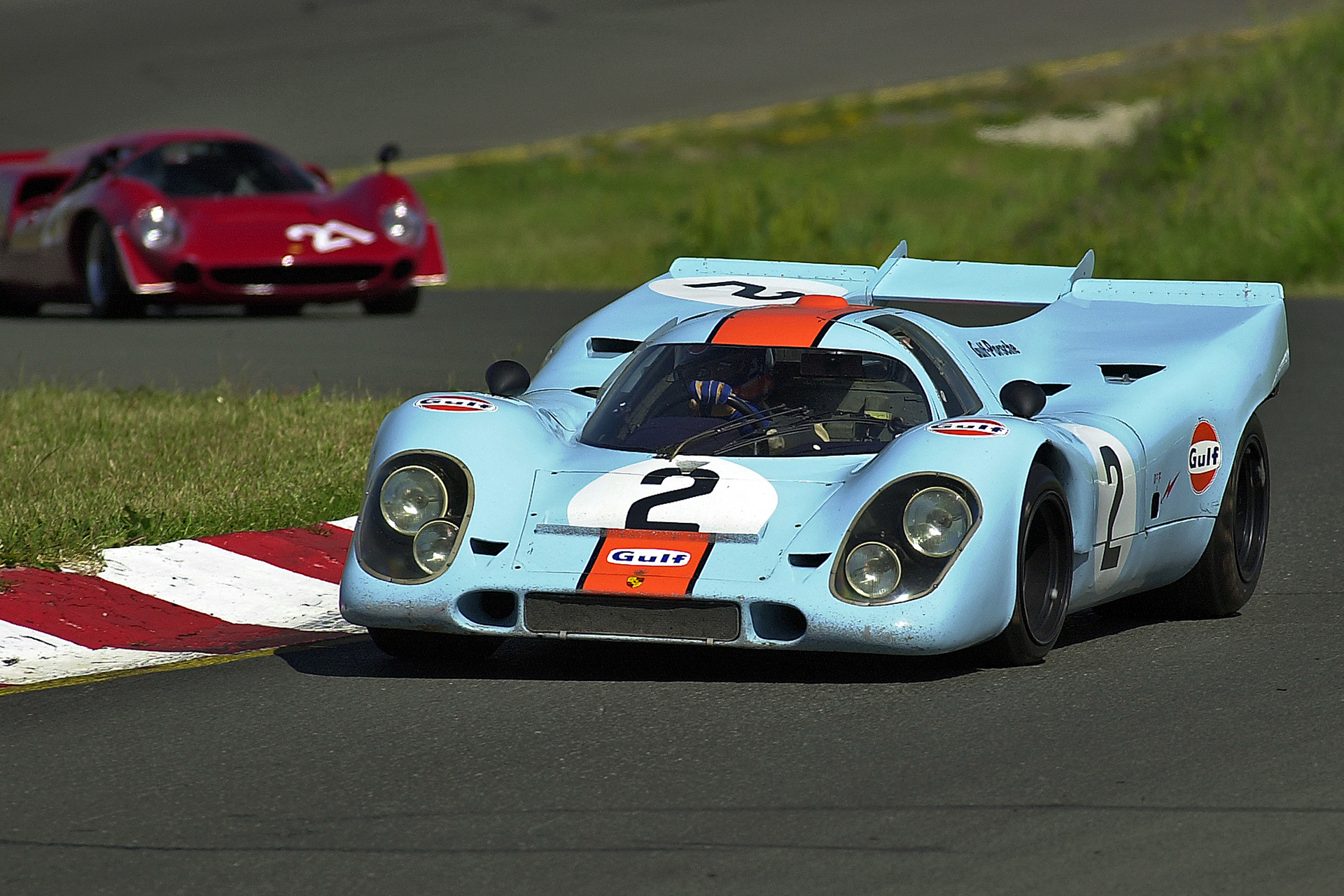 Porsche 917 leads a Lola T70 at the Wine Country Classic.  ©  IAN DONALD