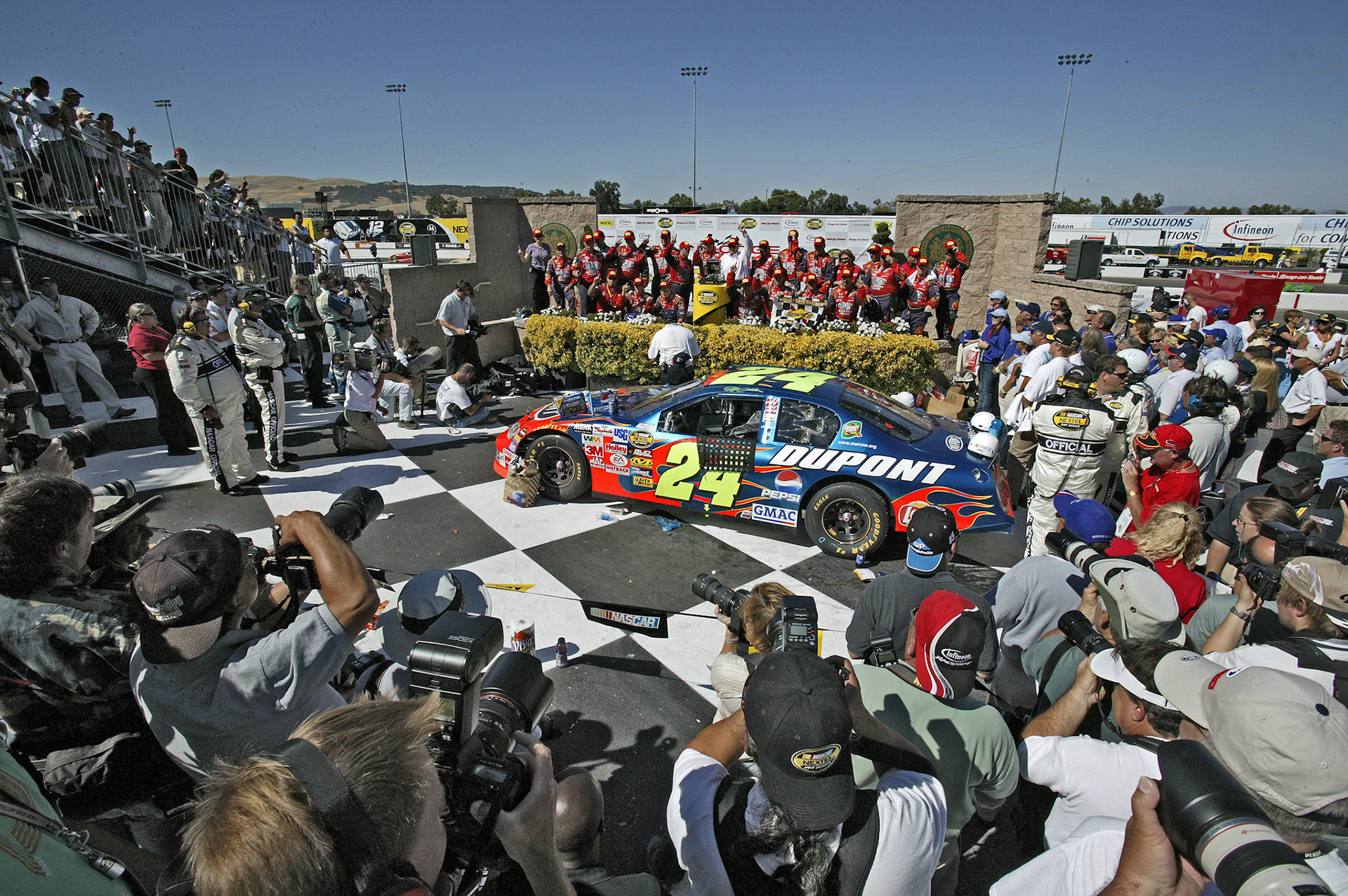 Jeff Gordon in the Winner's Circle Photo session.  ©  IAN DONALD