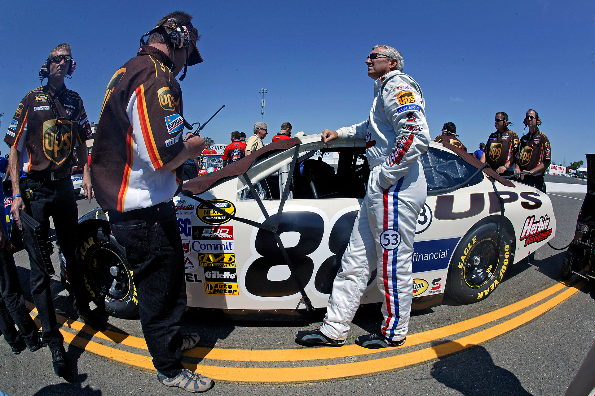 Dale Jarrett waits to go out for a qualifying run.  ©  IAN DONALD