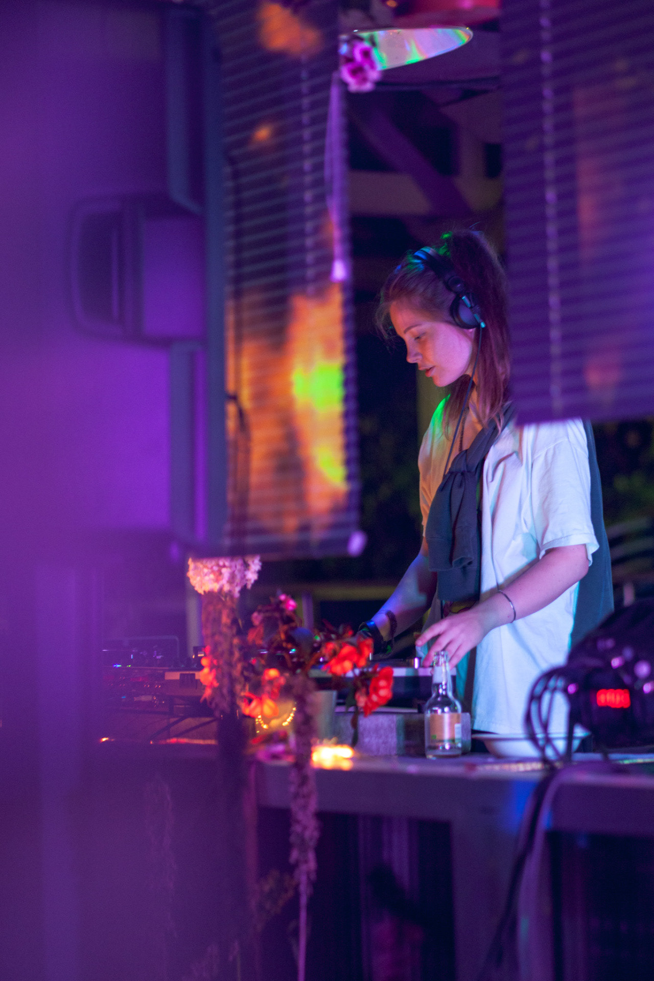 Linda Lazarov with Folded Visuals VJ set at Kultti