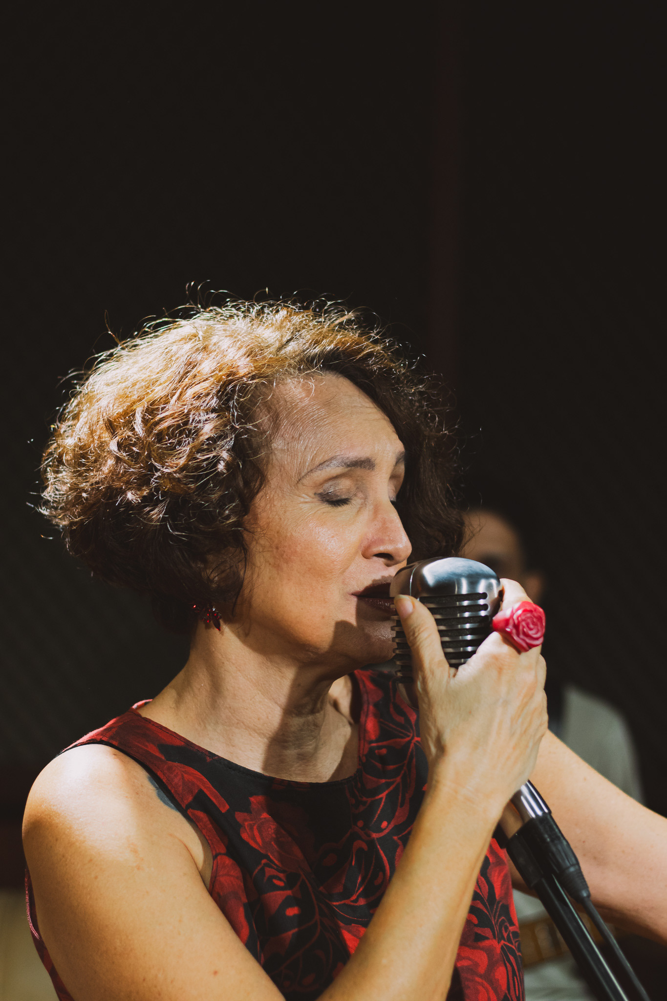 Still do clipe Rosa Aura - Ana Martel, 2024.