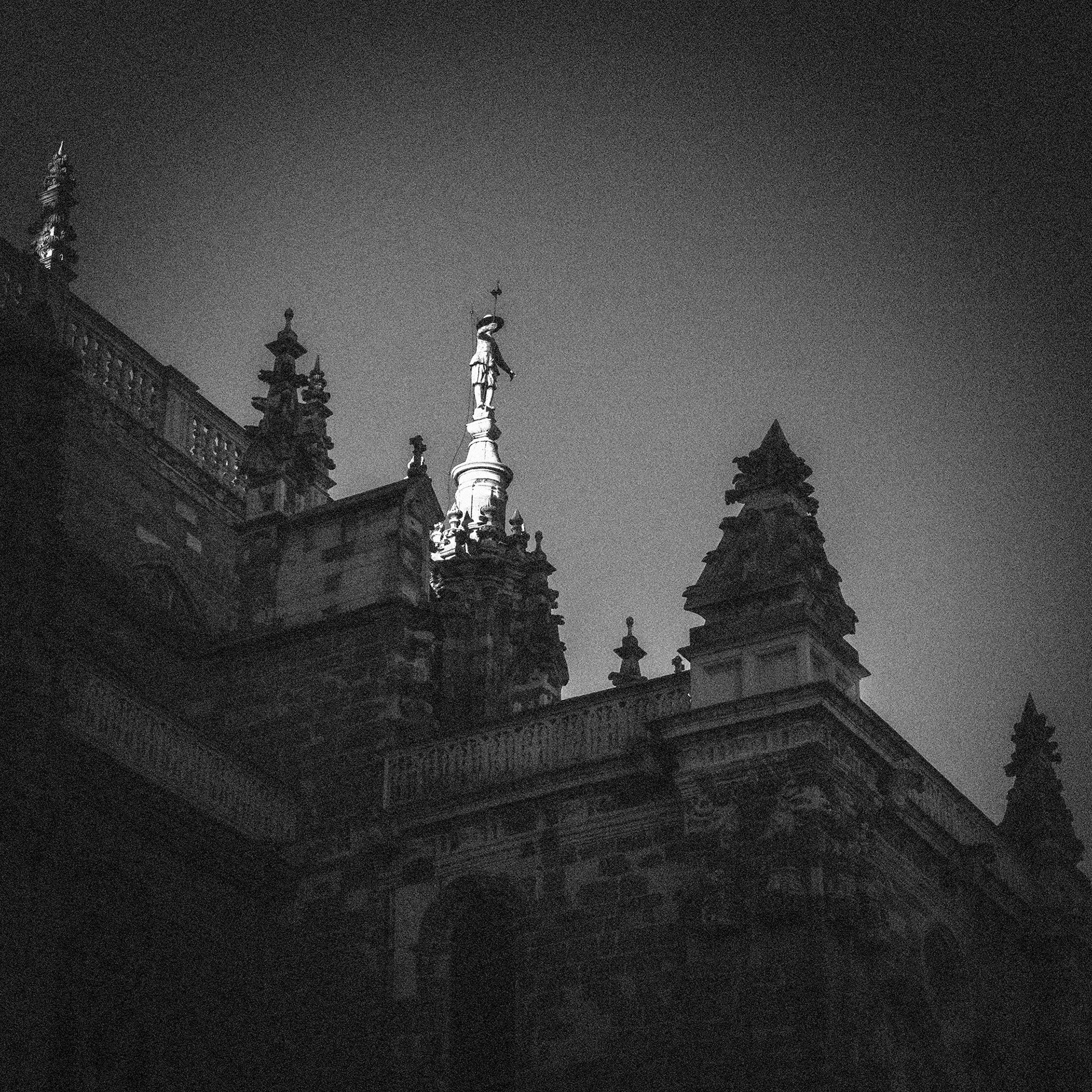 catchng the last of the days sunlight in Astorga