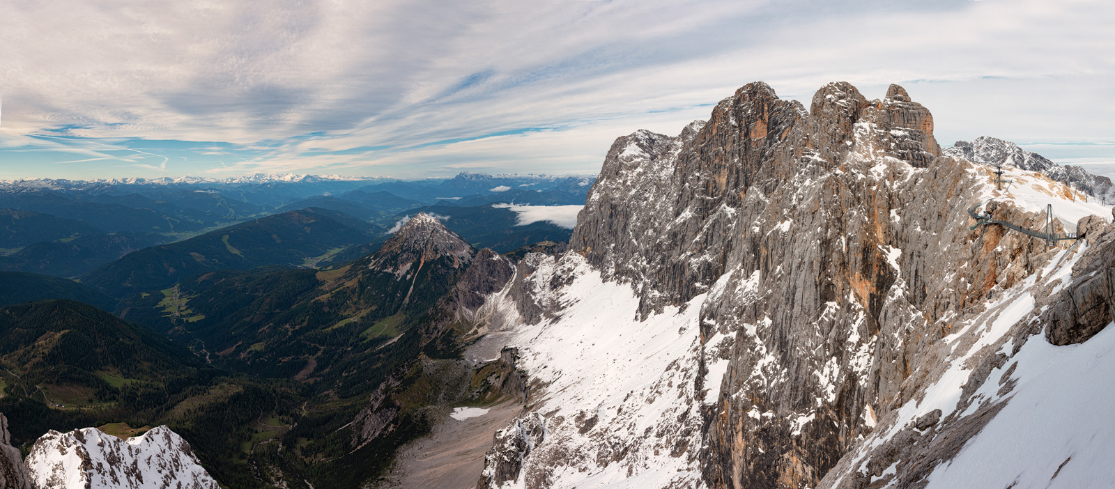 Dachsteinmassiv mit Rötelstein
