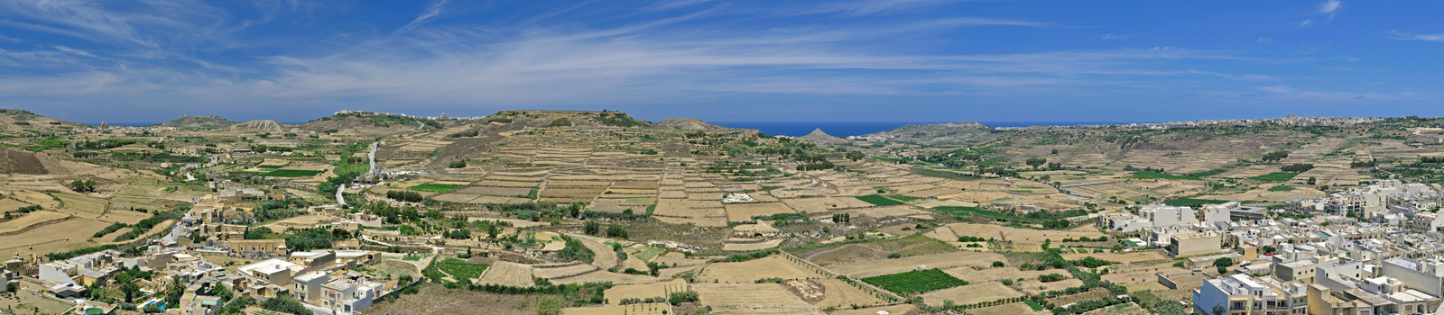 Blick von der Zitadelle Victoria über Gozo | Malta