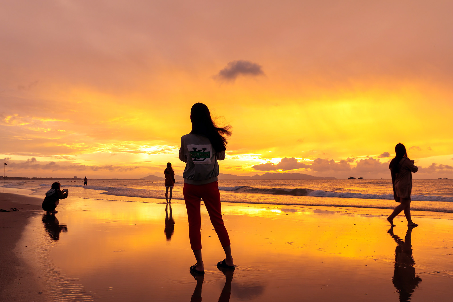 Golden back beach dawn