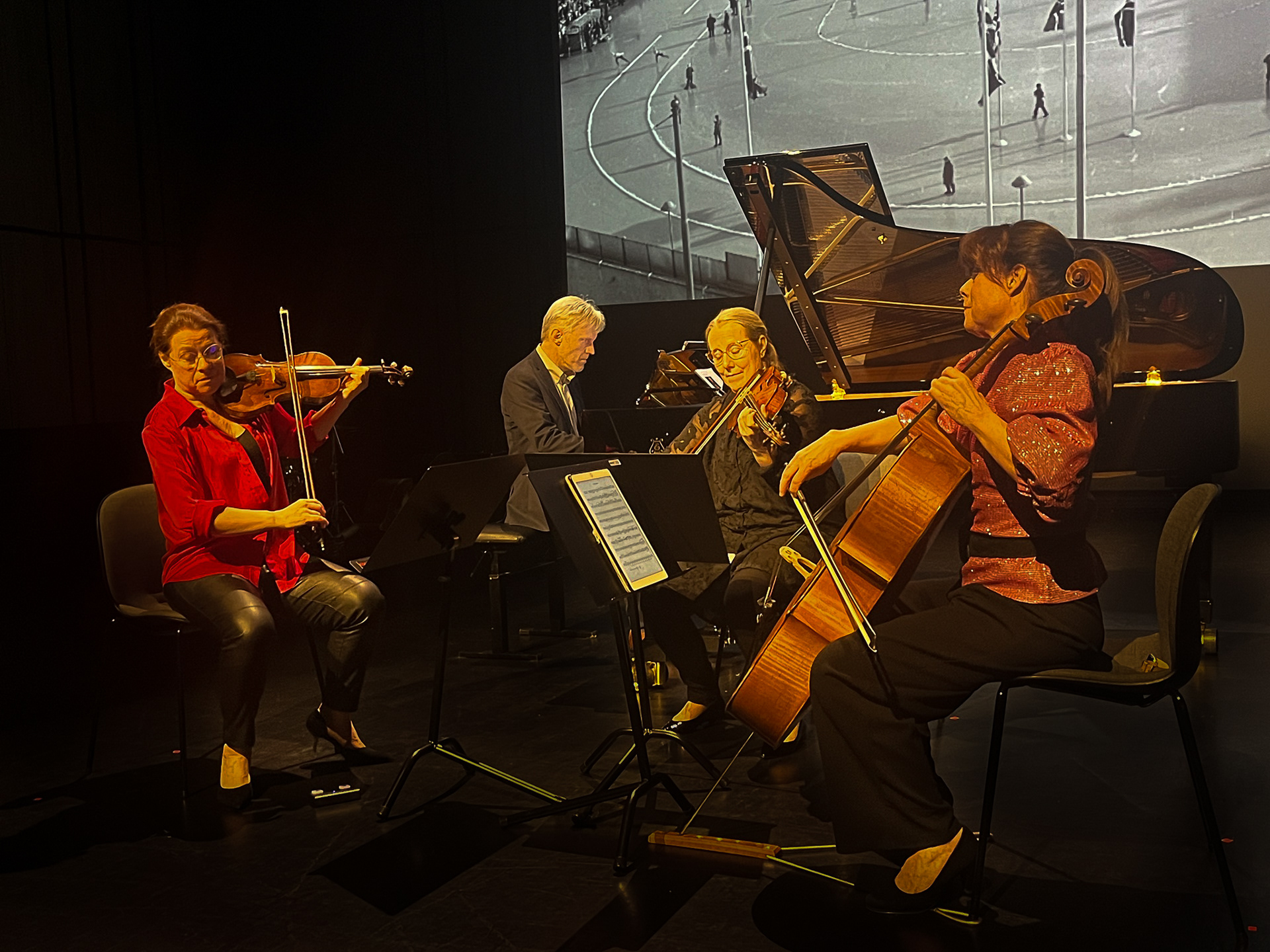 Robert Schumann. Klaverkvartett i Ess-dur. Berit Cardas, Henninge Båtnes, Bjørg Lewis, Håvard Gimse