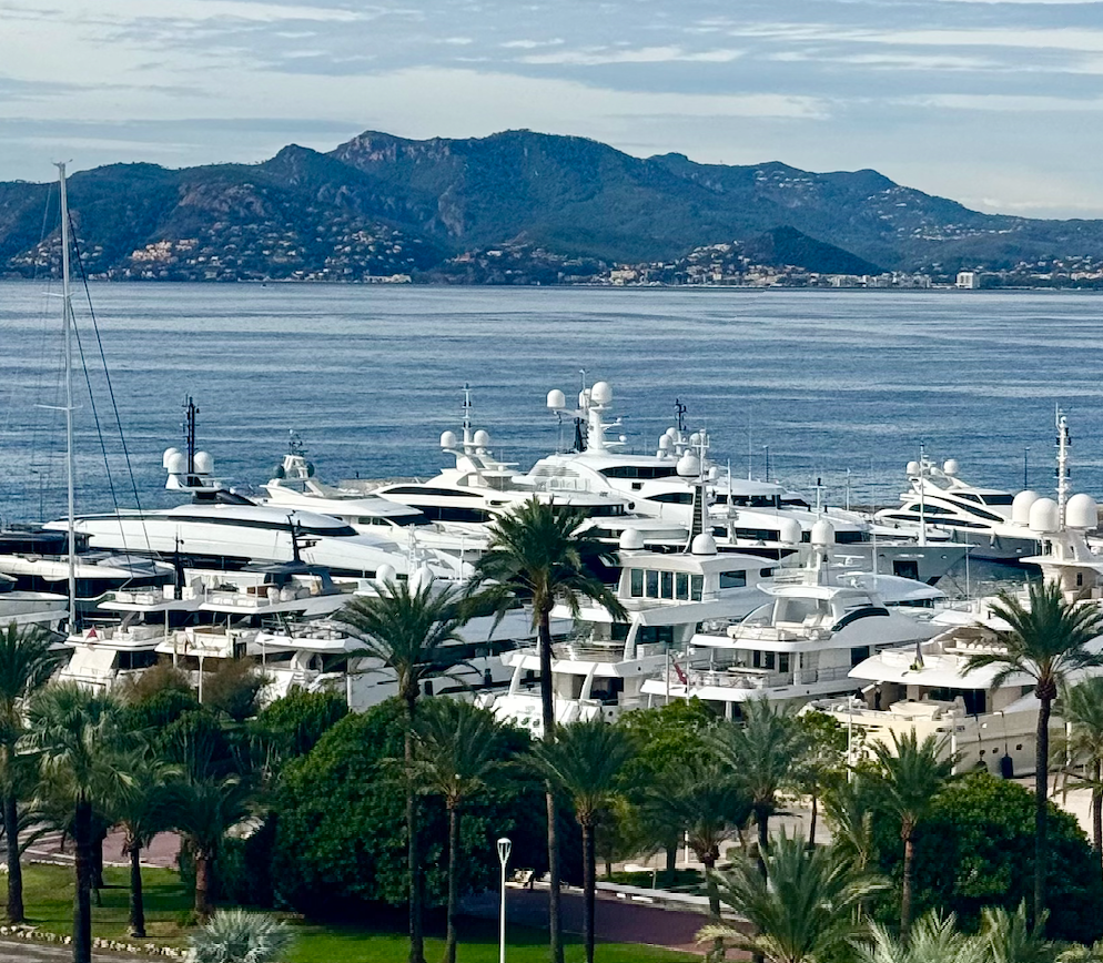 Yacht listing