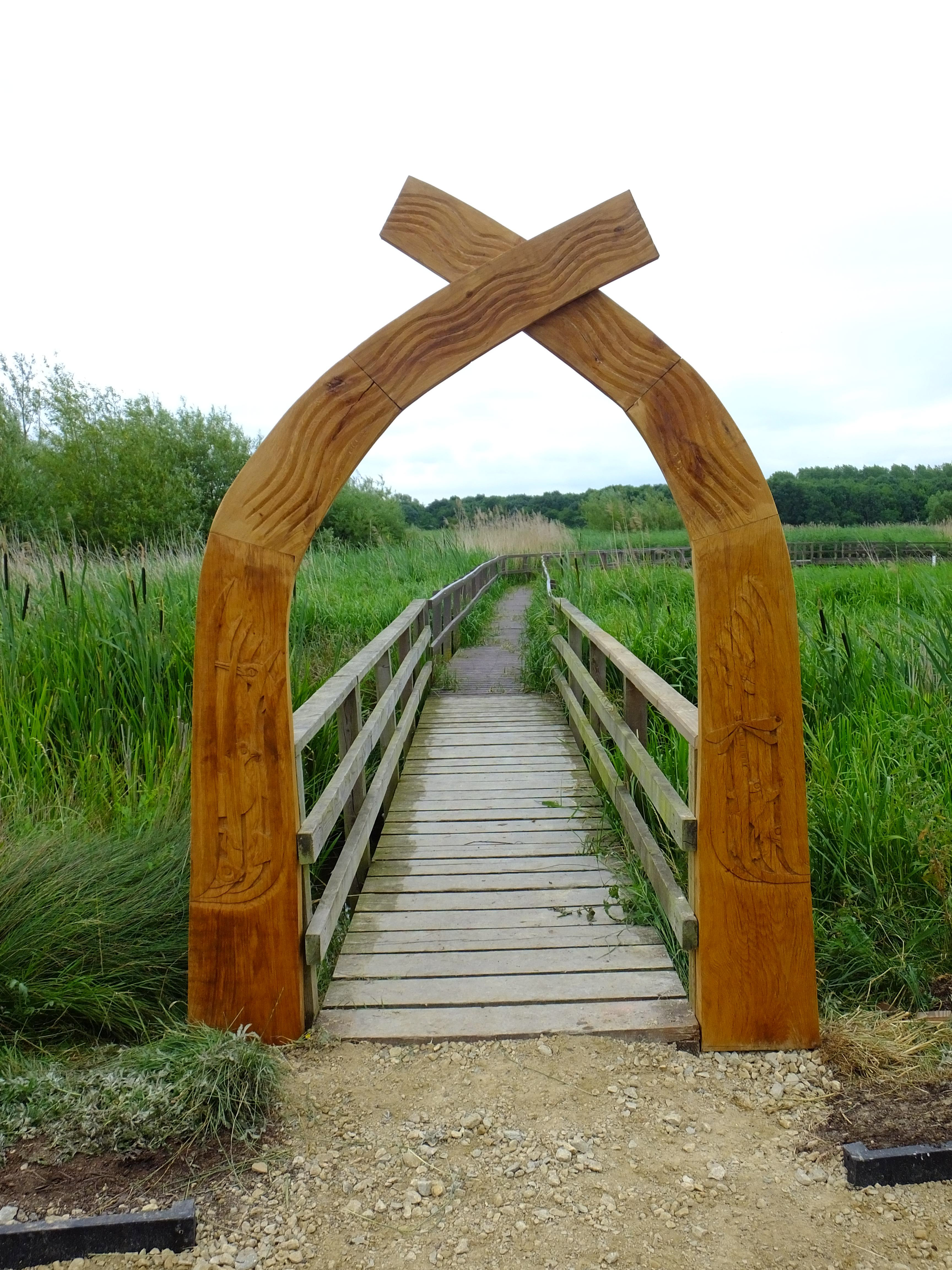 Avon Meadows, Worcestershire: gateway sculpture