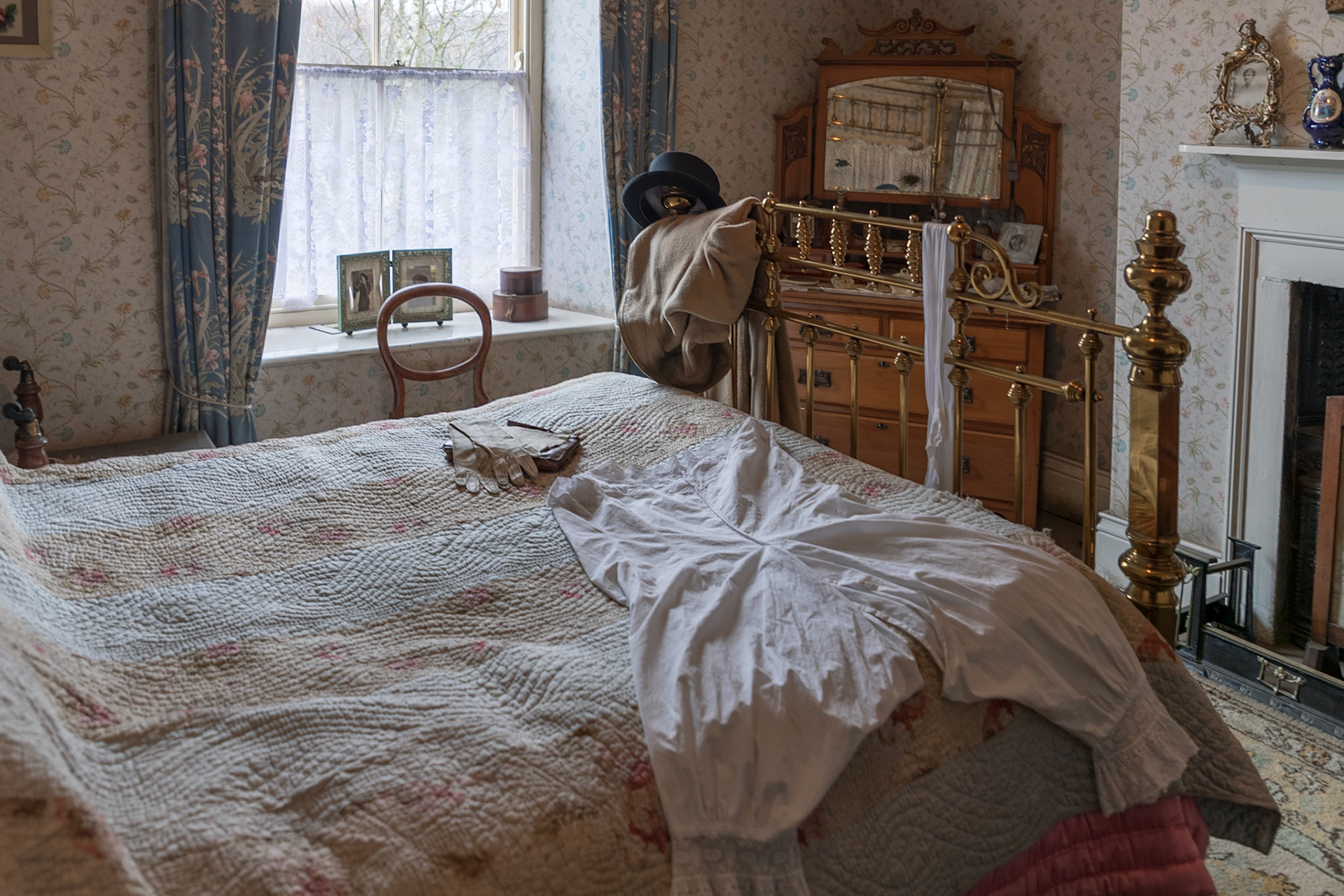 The Upstairs Bedroom in the Dentists House.  Very affluent for the time, the Dentist had all the best furniture and his wife would have the best clothes.