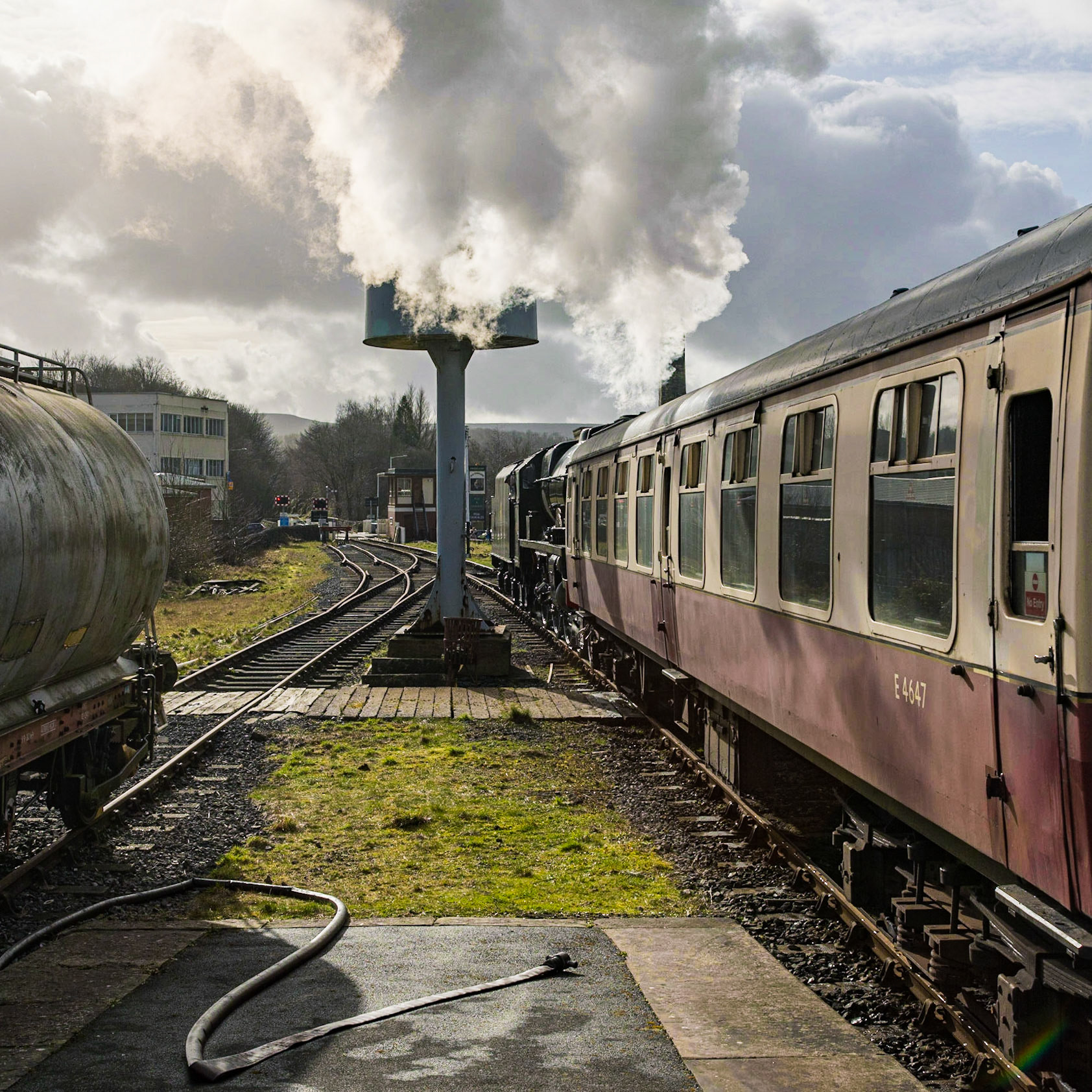 The Royal Scot was built in 1930 at Derby as 6152 The Kings Dragoon Guardsman. It was bought by Billy Butlin of Butlins Holiday Camps and after cosmetic restoration at Crewe Works, was set on a plinth at Skegness. 6100 left Skegness for the Bressingham Steam Museum on 16 March 1971 and was returned to steam in 1972. Following completion of work at Crewe in 2015, 46100 was transported to the Severn Valley Railway for running in before taking part in the autumn steam gala there. It is now back running on the main line.