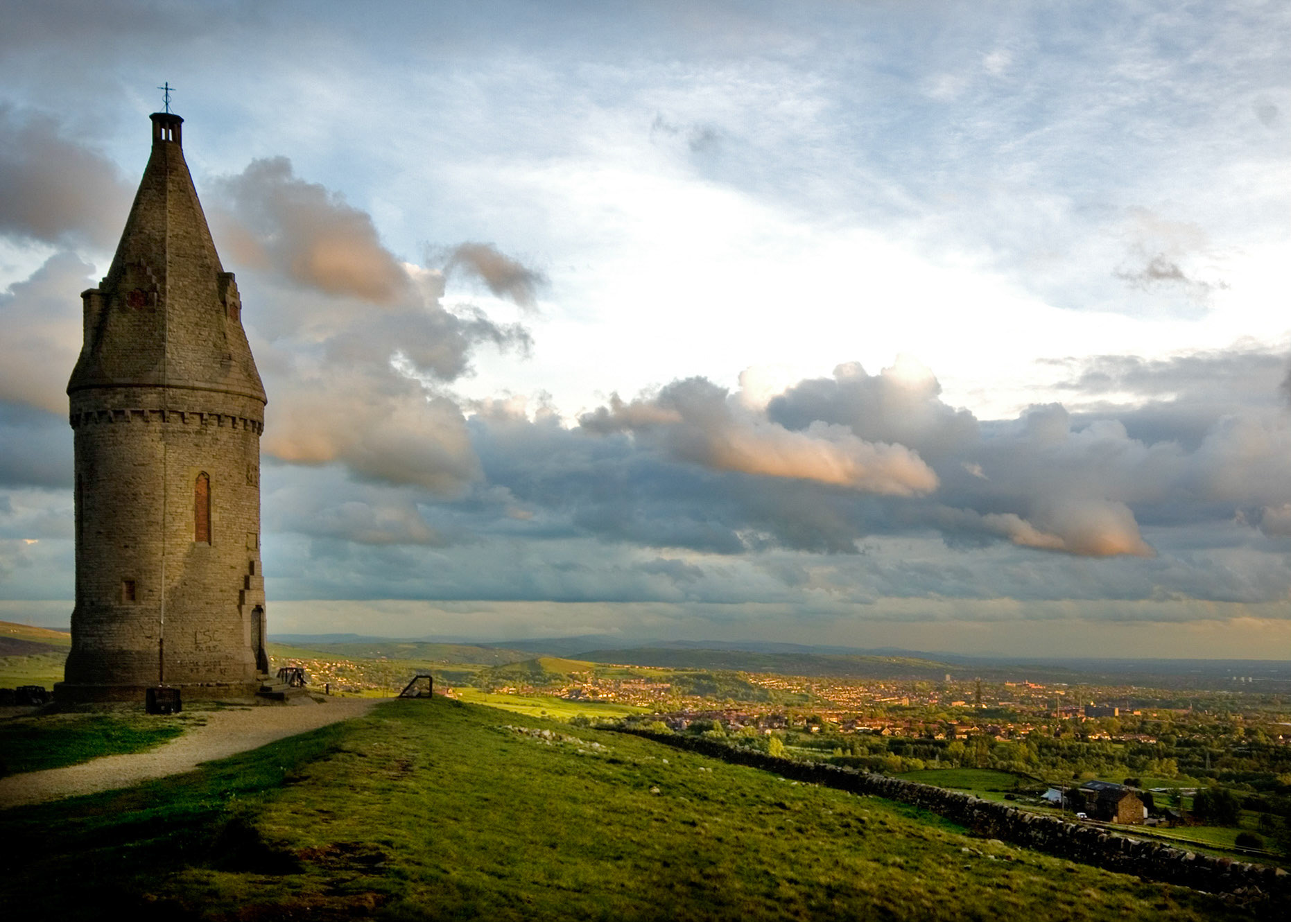Light Over Tameside From Hartshead Pike
