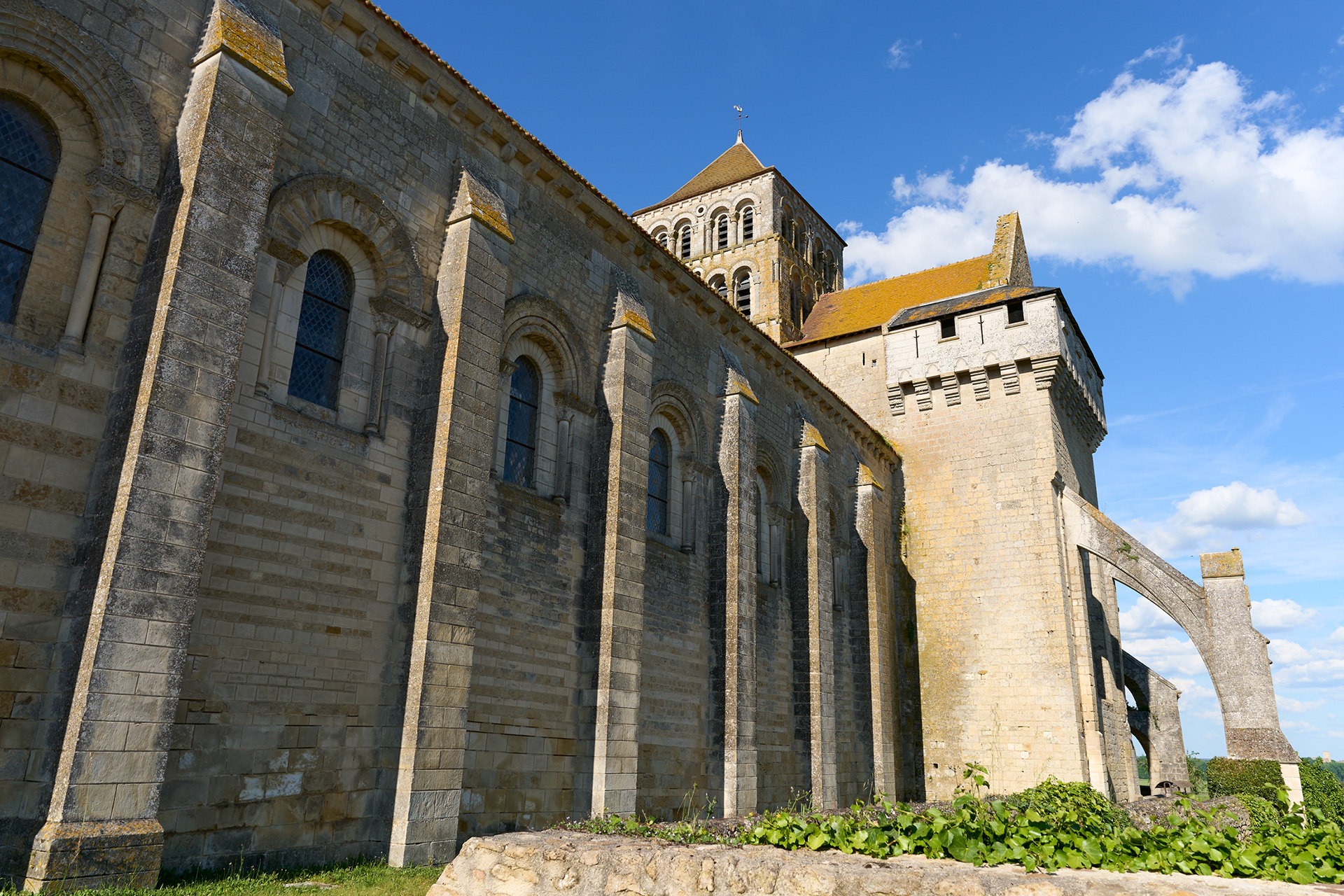 Eglise de Saint-Jouin de Marne, extérieur, II