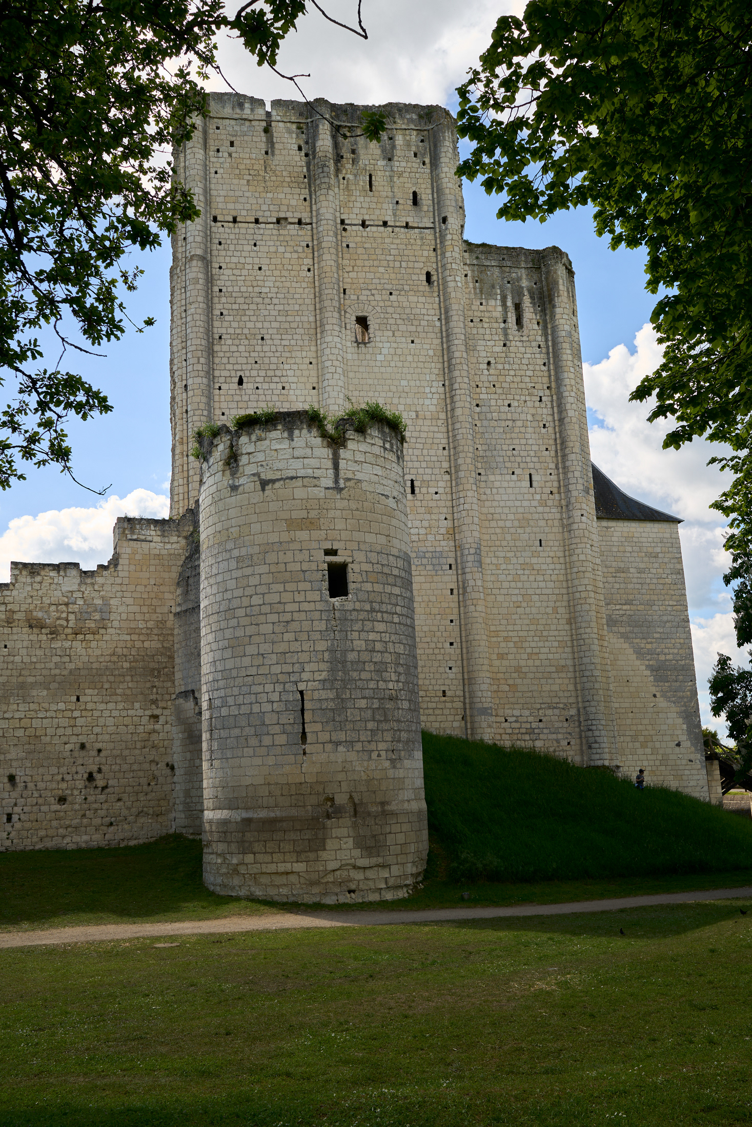 Donjon de Loches, extérieur, IV