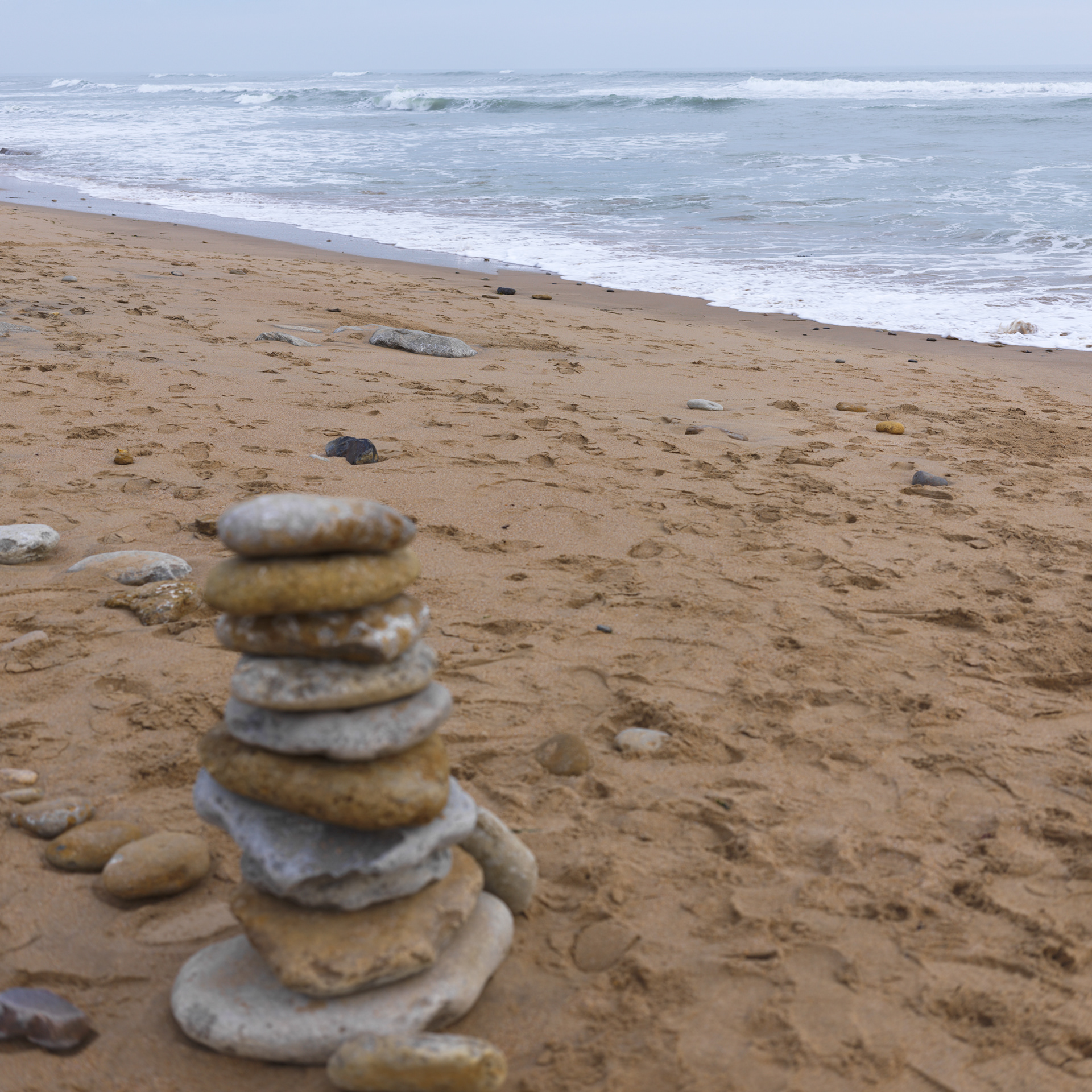 Plage et cairn, port de Bourgenay
