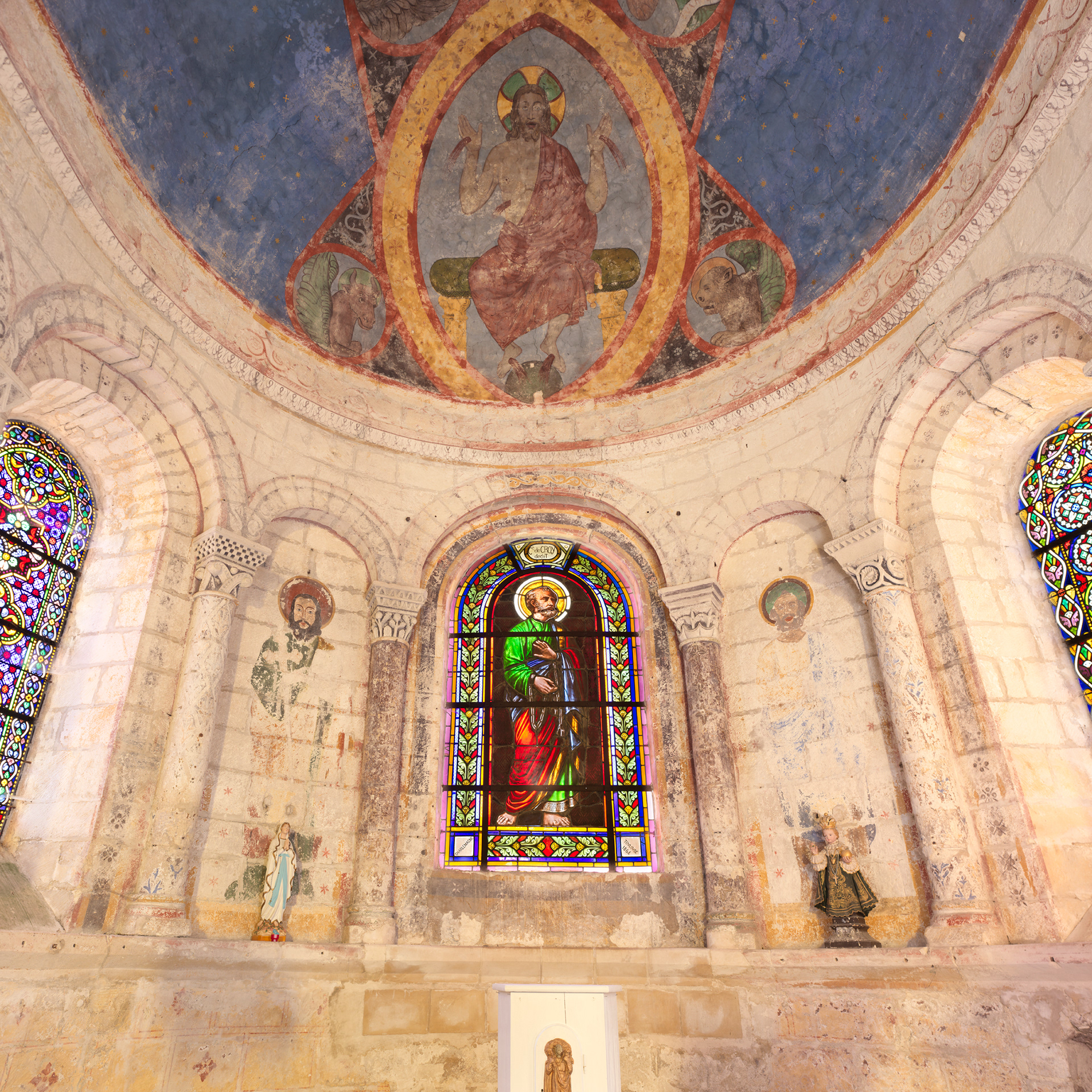 Eglise du XIIième siècle, intérieur