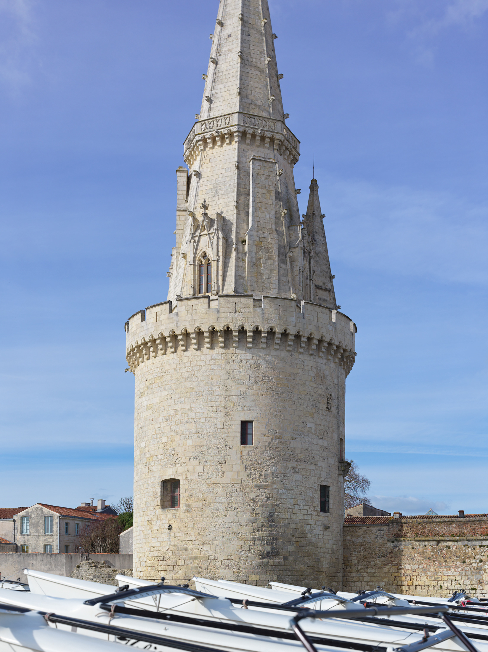 Tour de la lanterne, II