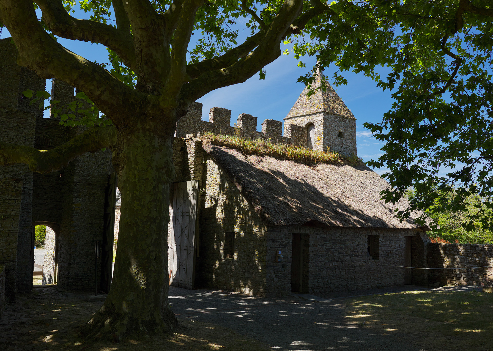 Château de Pirou, IV