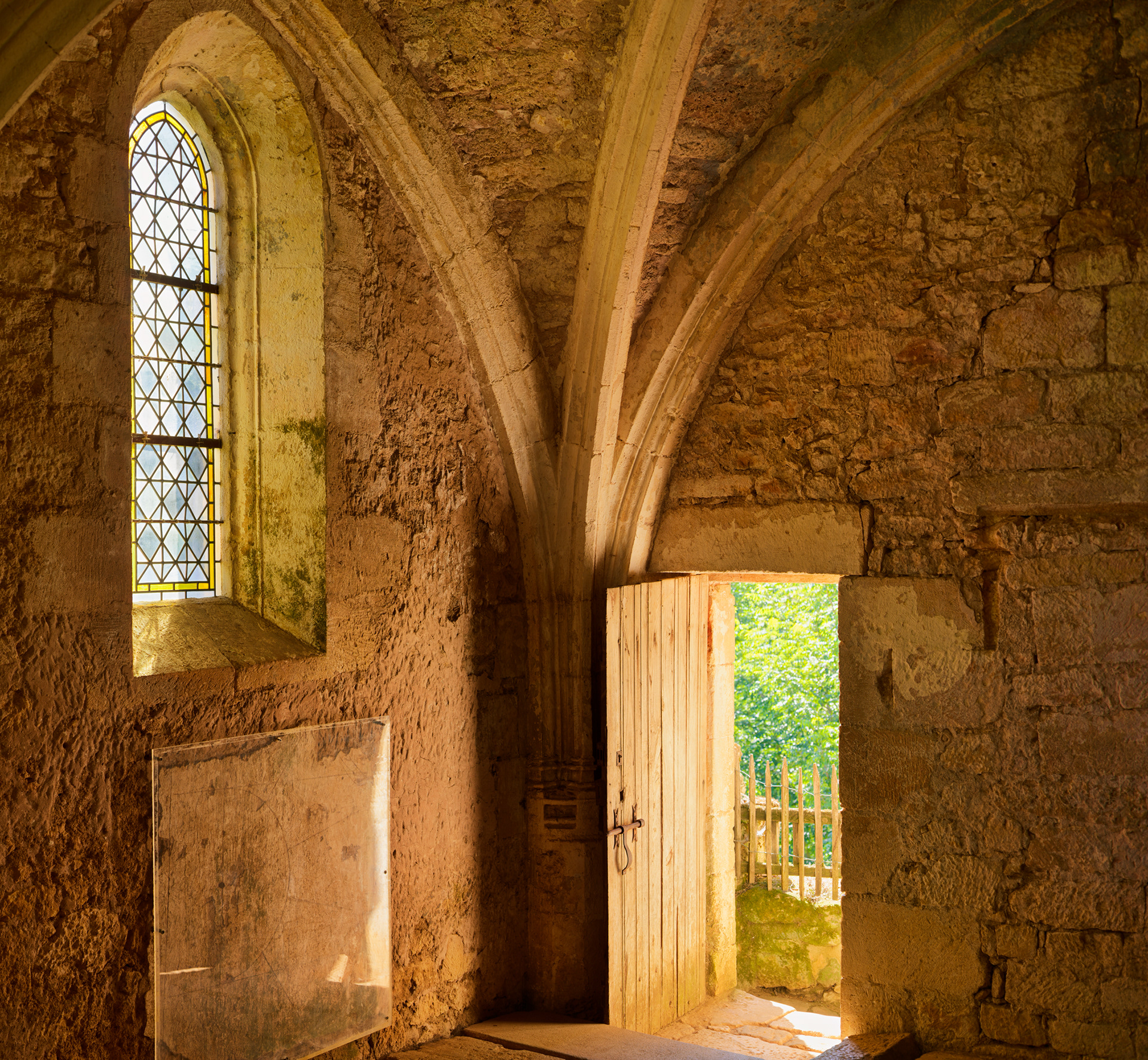 Village médiéval de la Madeleine, chapelle, I