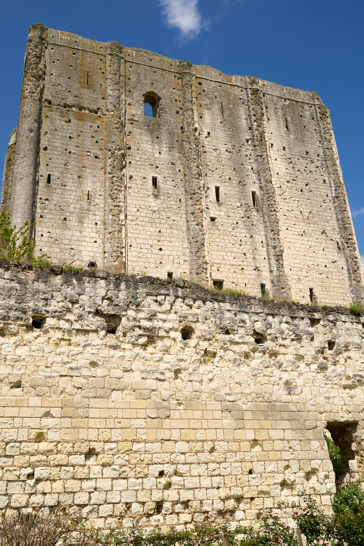 Donjon de Loches, extérieur, I