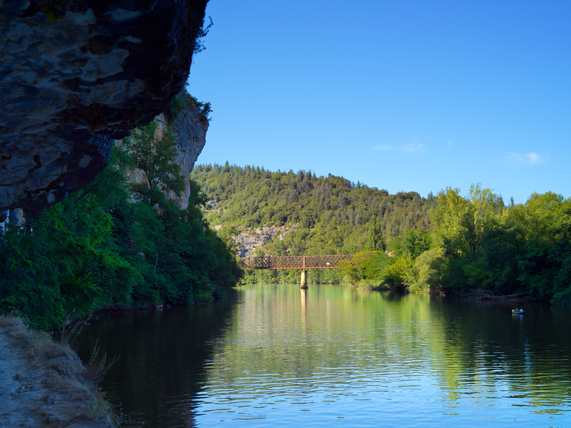 Ancien pont en métal, sur le Lot, vu depuis le chemin de halage, II