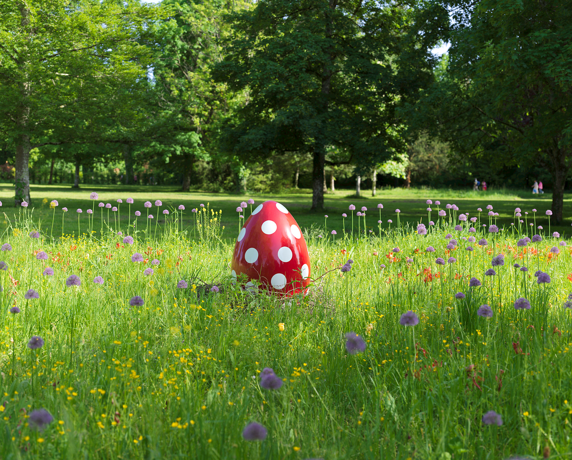 Oeuf du parc du château de Cheverny, I