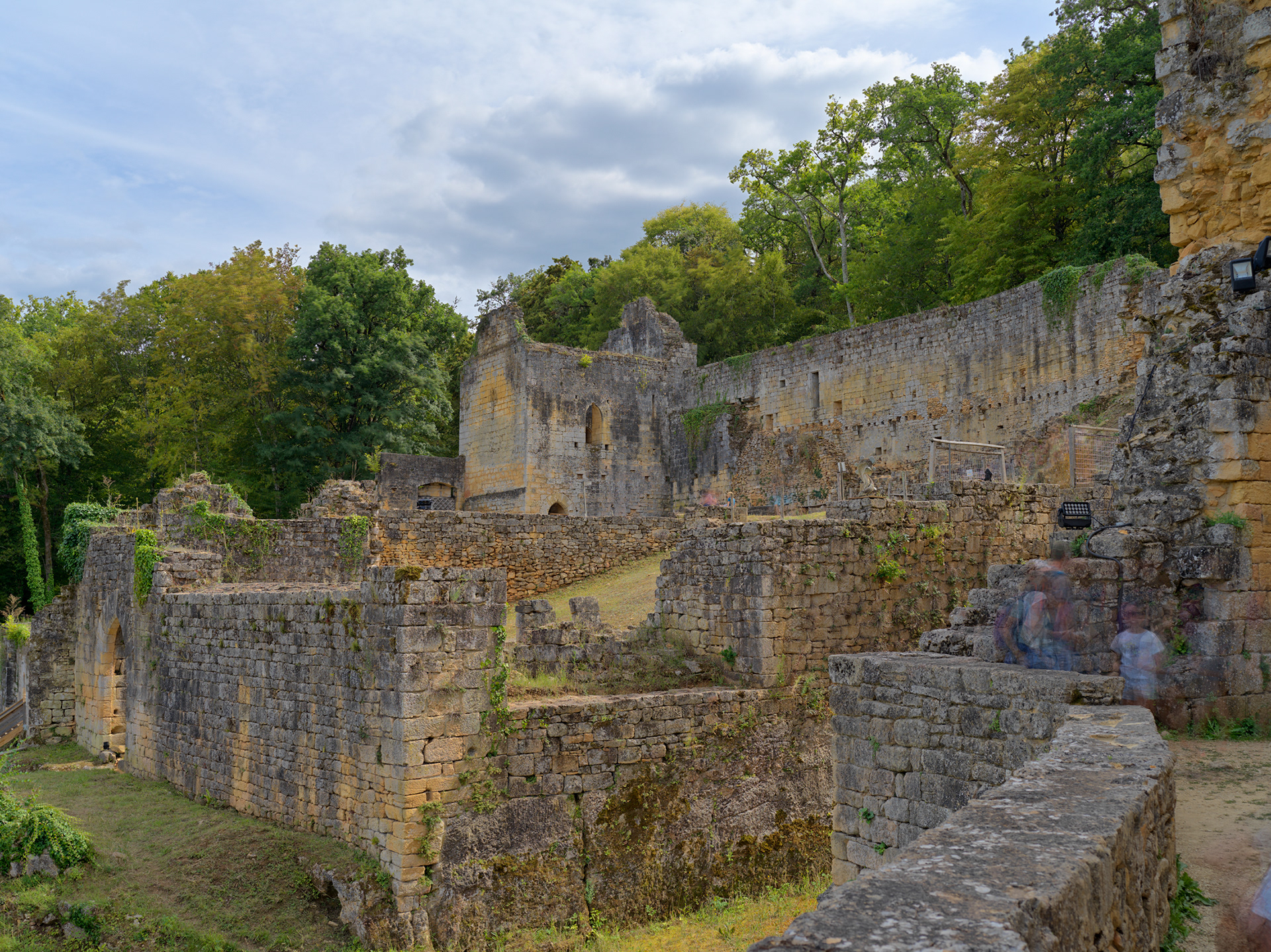 Château de Commarque, III
