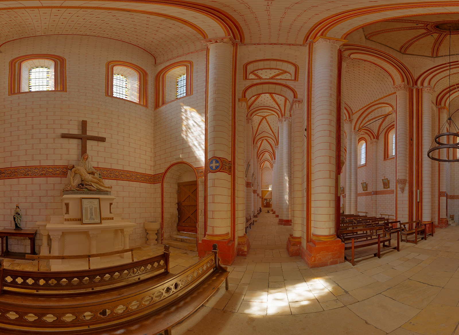 Collégiale Saint-Pierre, intérieur, III.