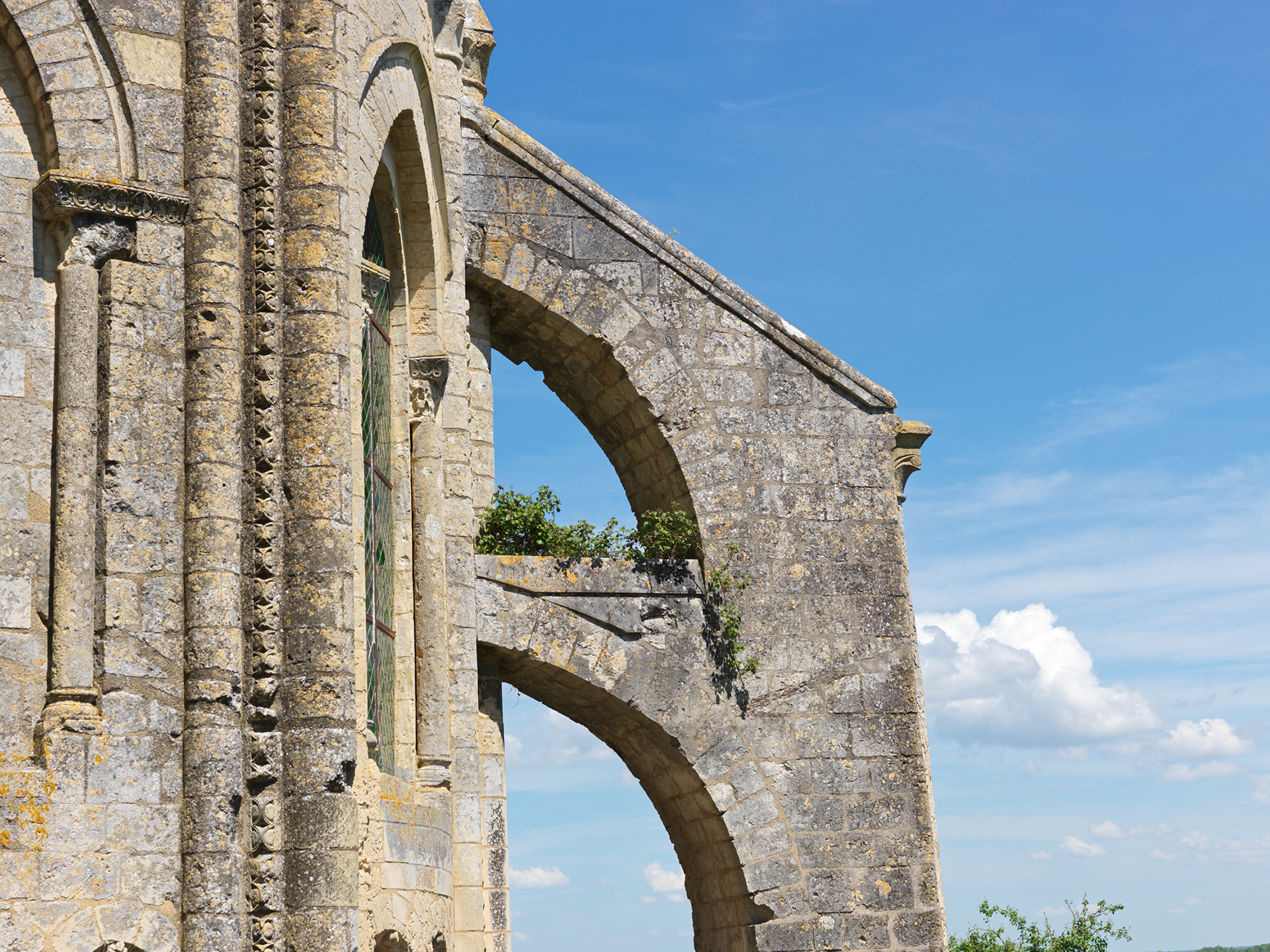 Eglise de Saint-Jouin de Marne, extérieur, contreforts, IV