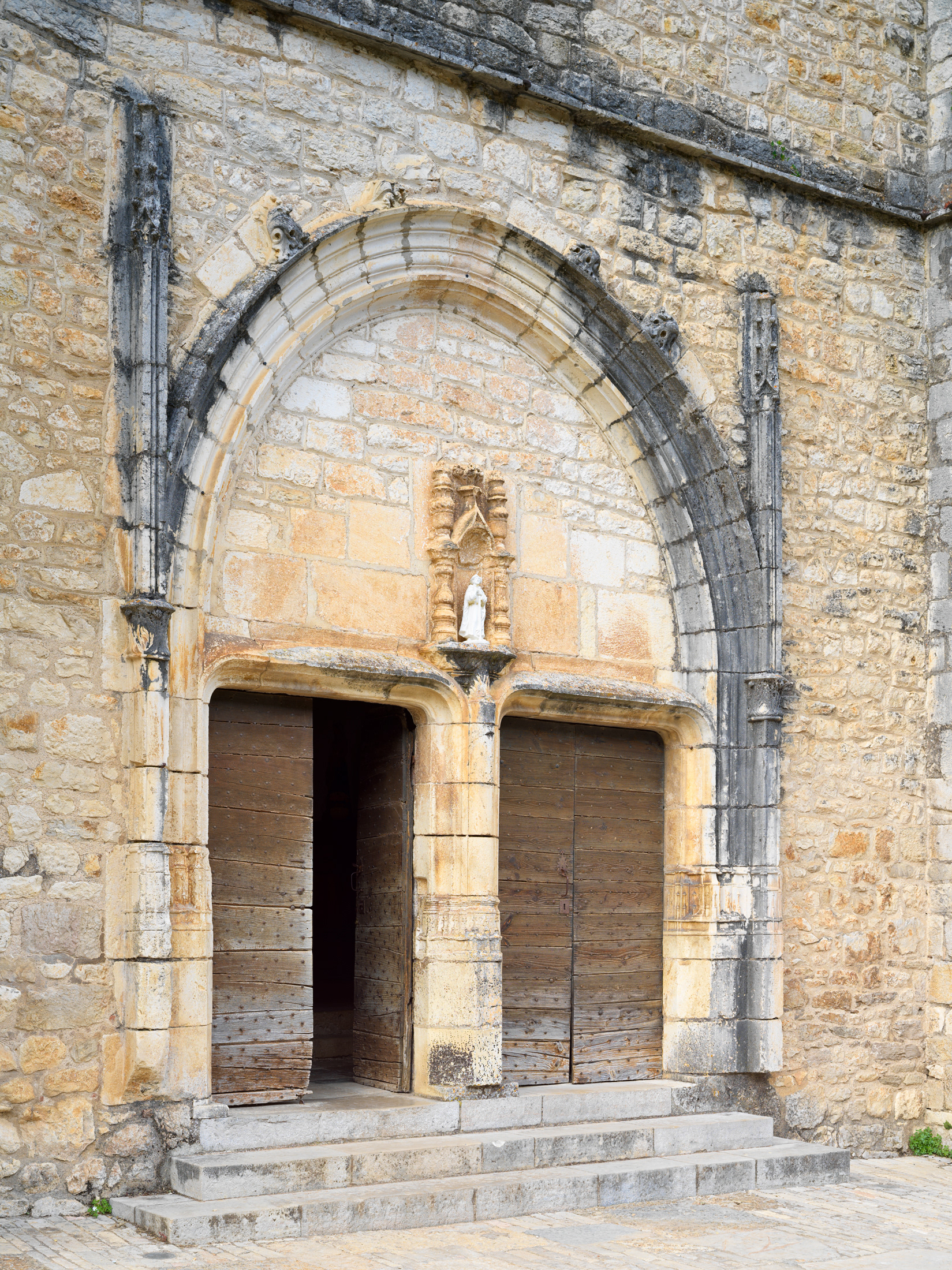 Église Saint-Cirq-et-Sainte-Juliette de Saint-Cirq-Lapopie, extérieur, portail
