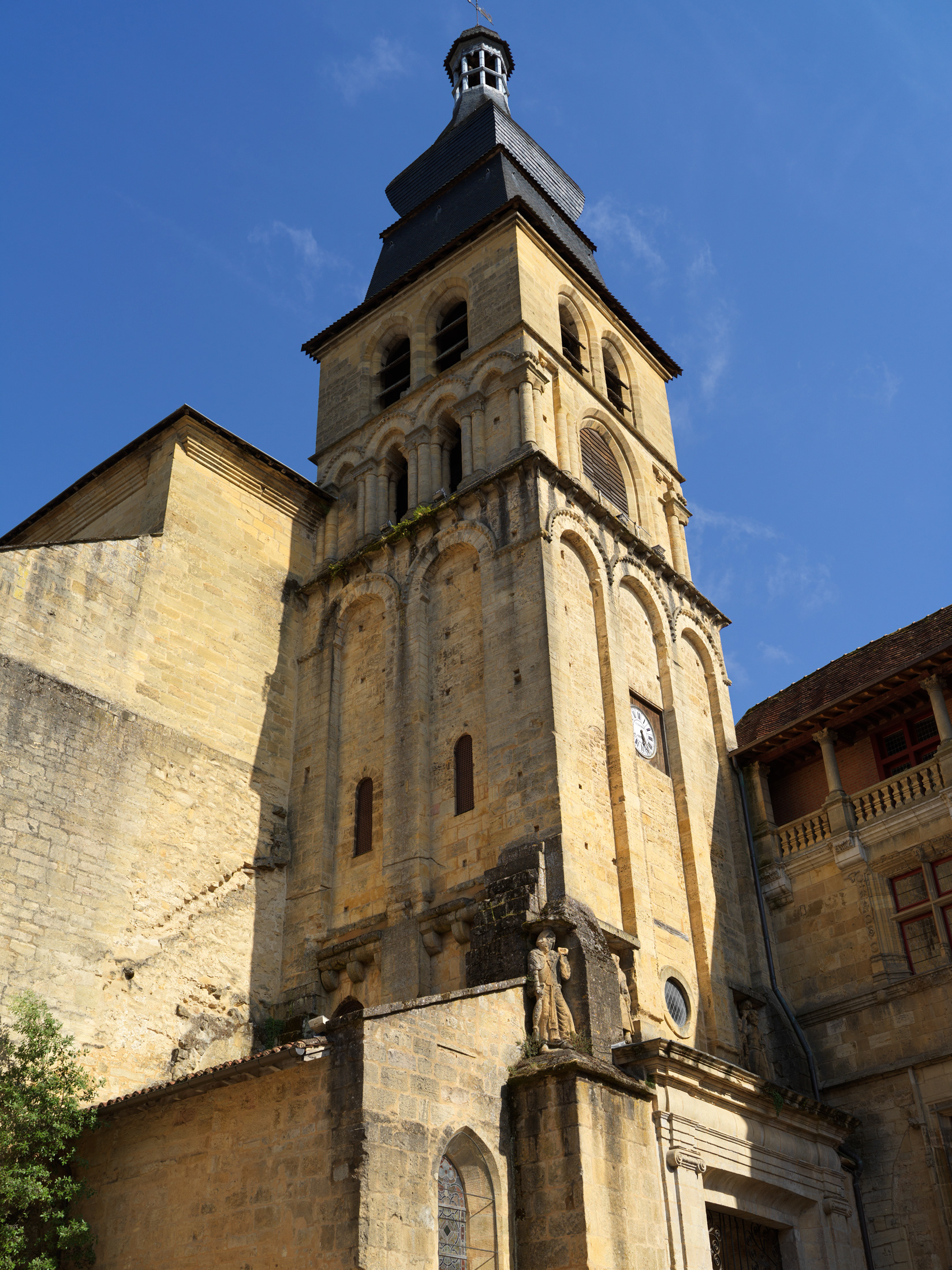 Cathédrale Saint Sacerdos , Sarlat, extérieur, II