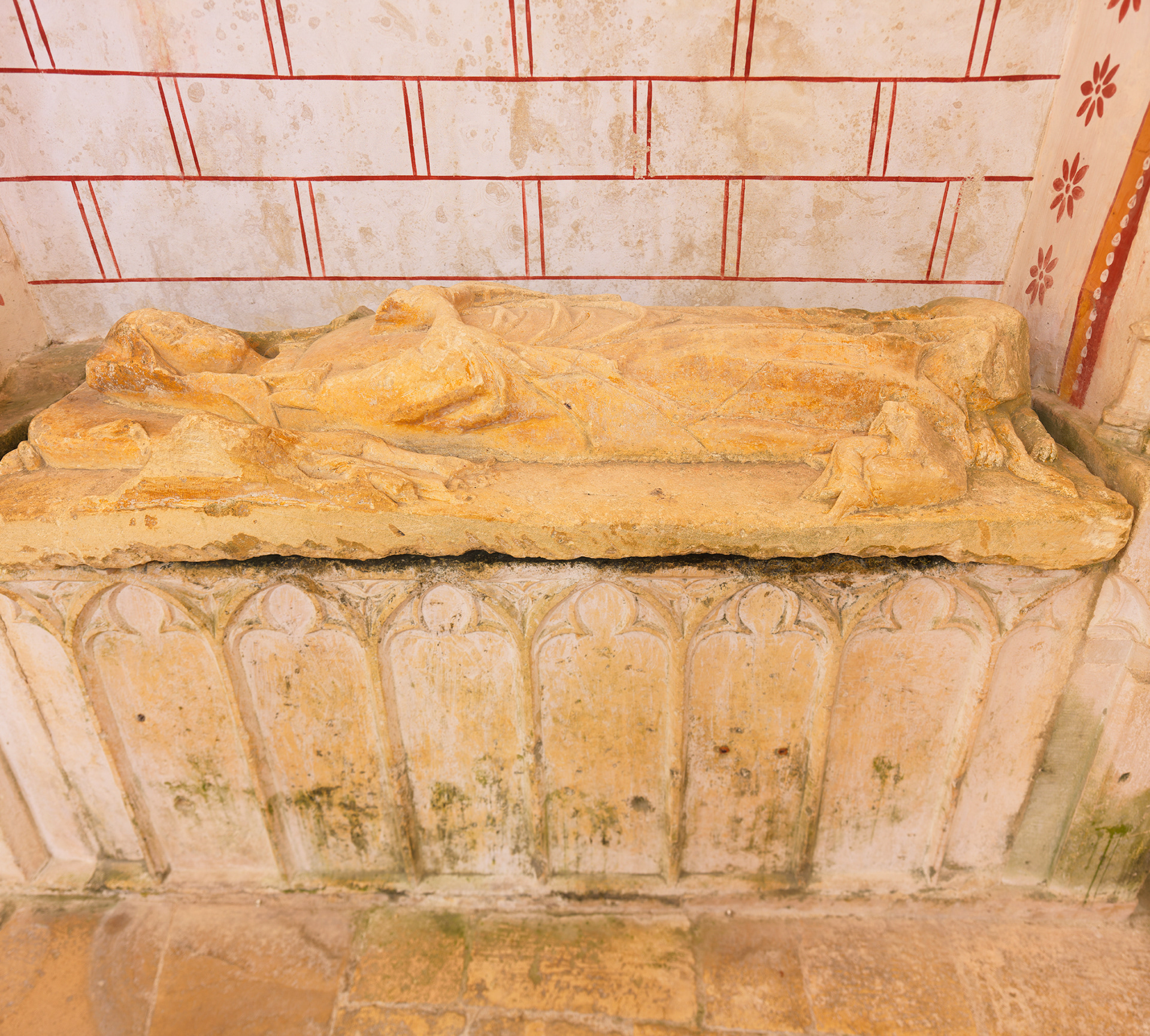 Collégiale Saint-Pierre, intérieur, gisant I