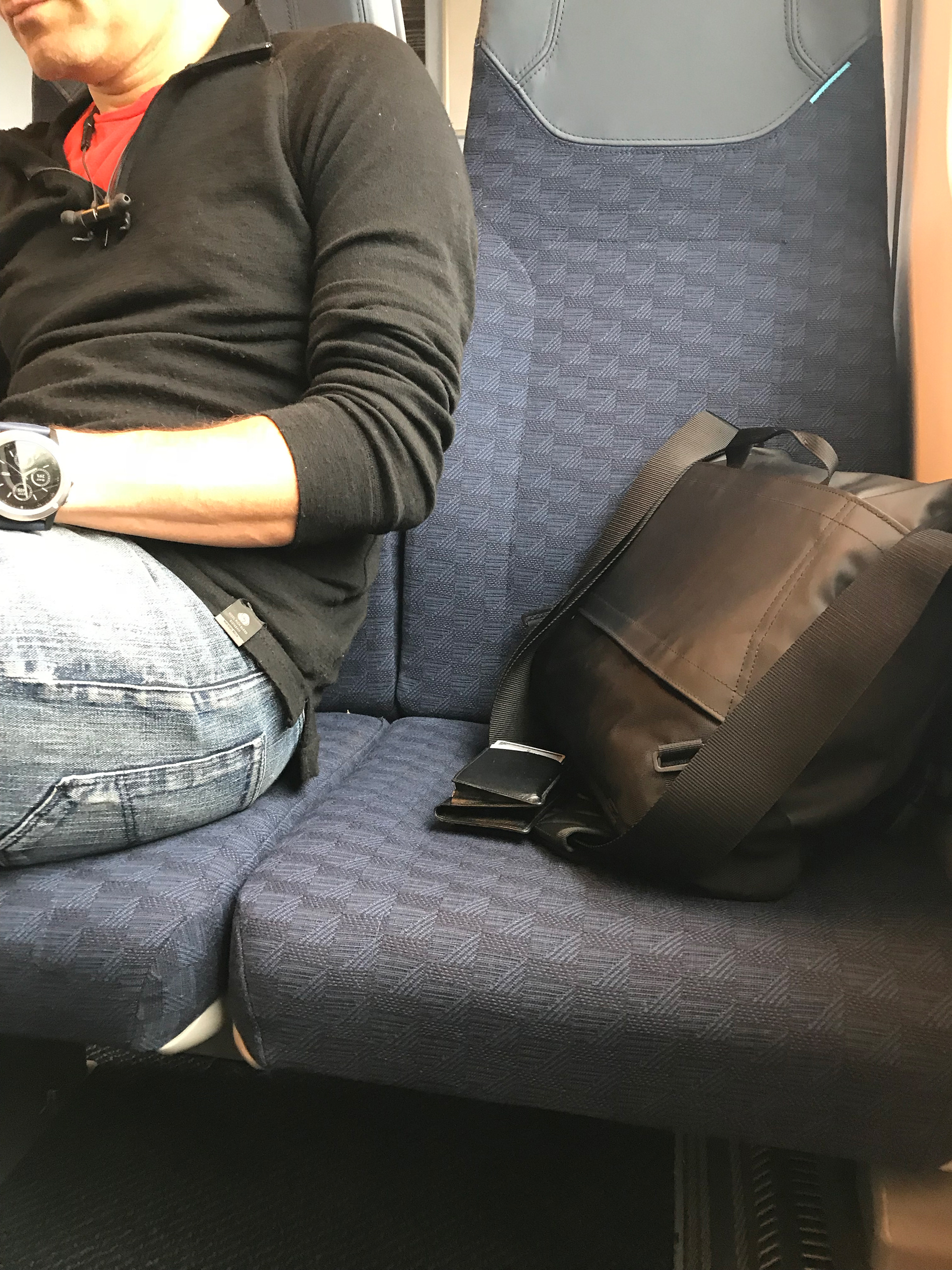 Overhead bag space not good enough for this bag