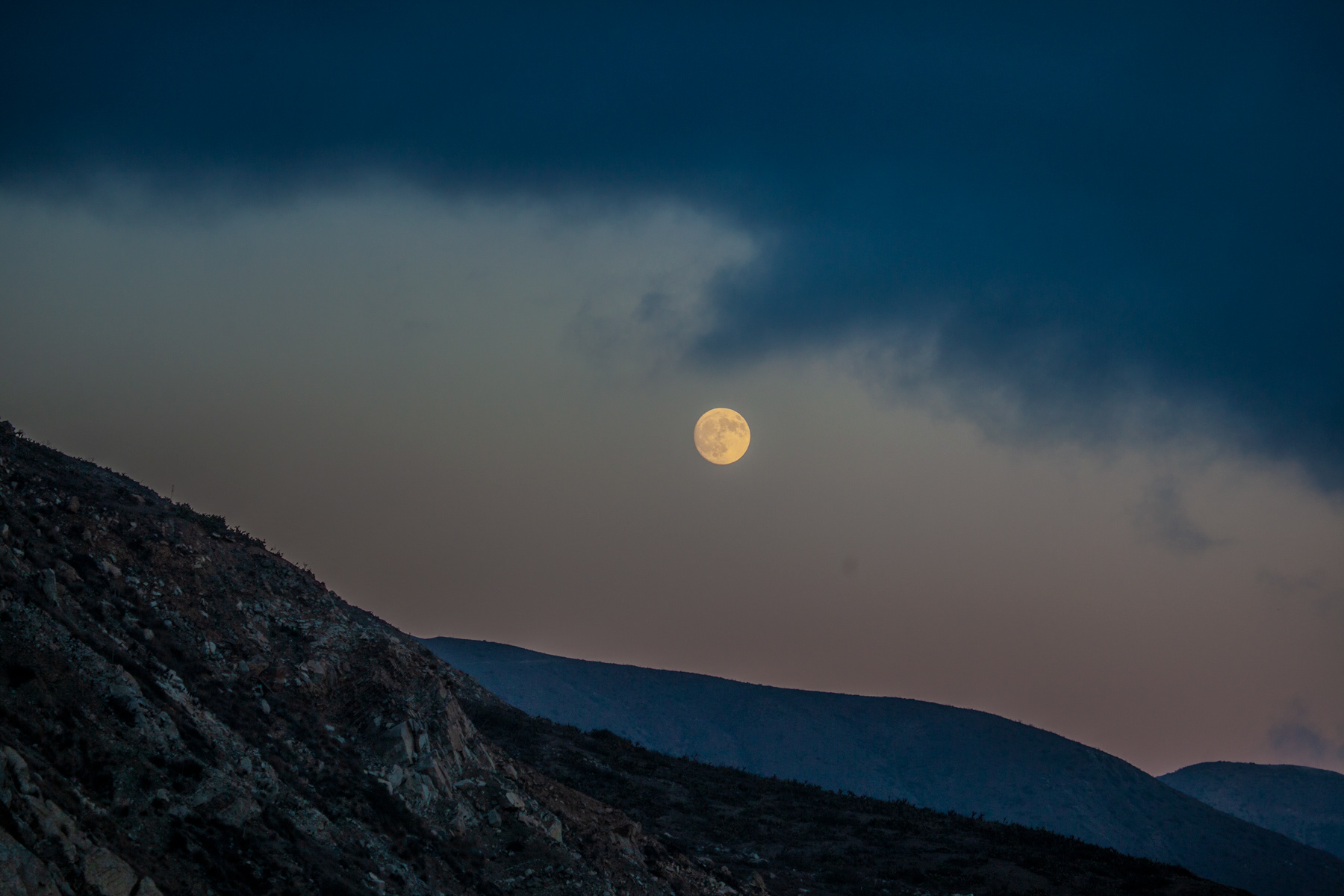 Moonrise 6157 Camarillo