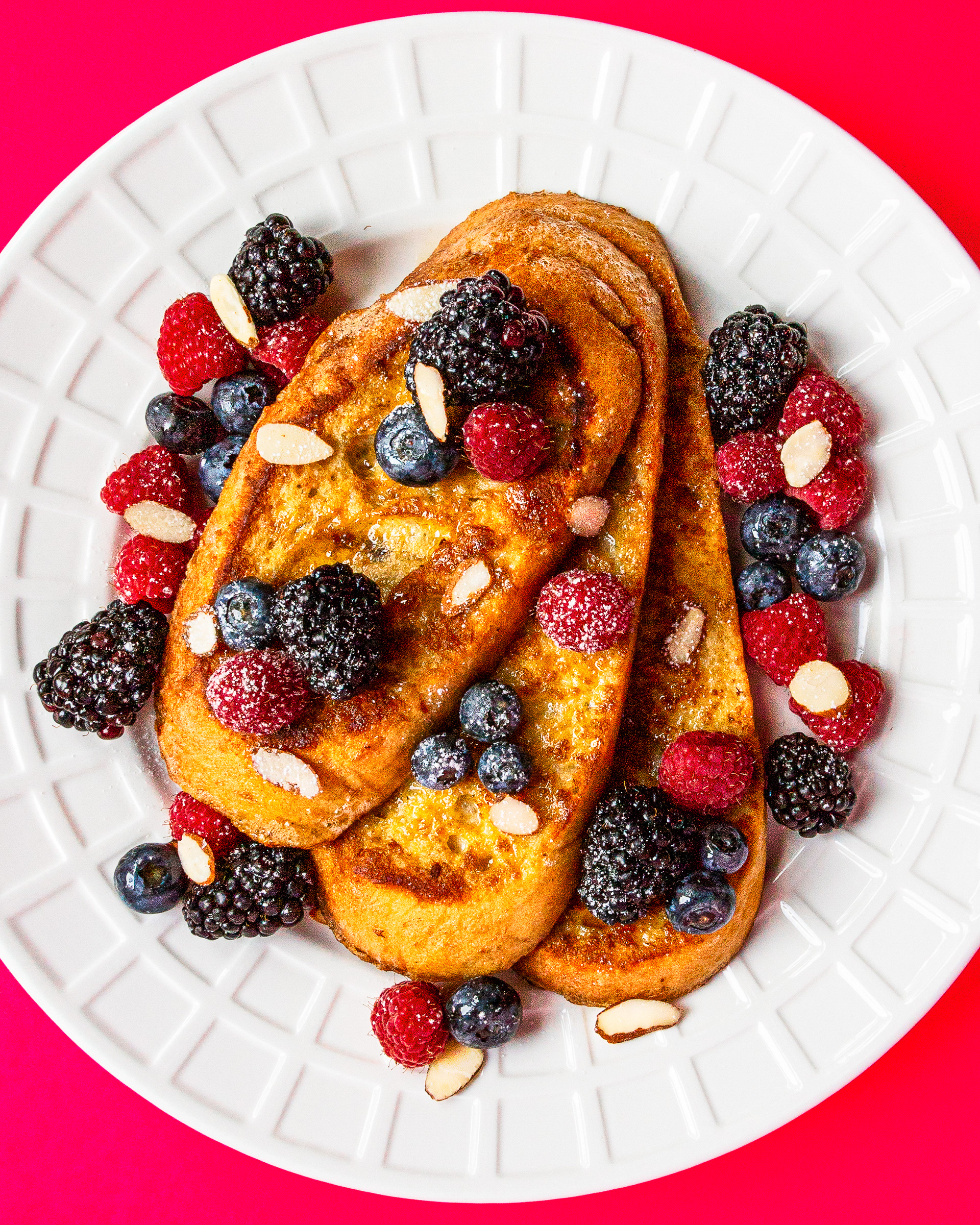 French toast with berries