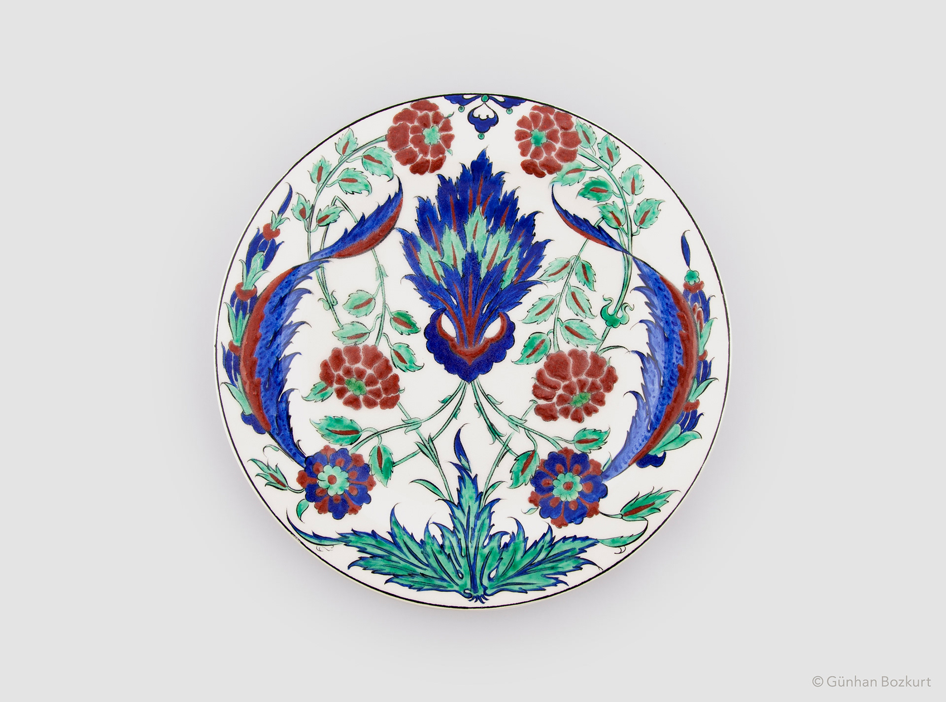 Based on an original Iznik dish, c 1575. Calouste Gulbenkian Foundation Museum, Lisbon / ceramic plate, Ø 35 cm
