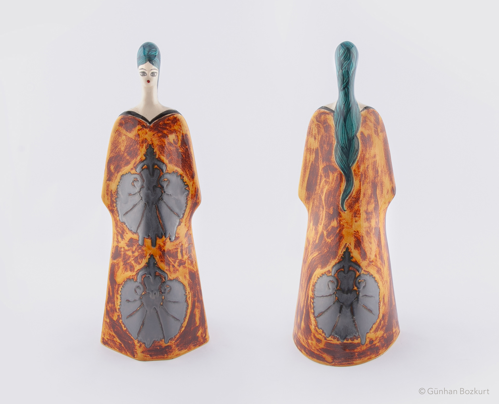 Woman Figure in Kaftan / ceramic sculpture, h. 38 cm, w. 13 cm — front & back views