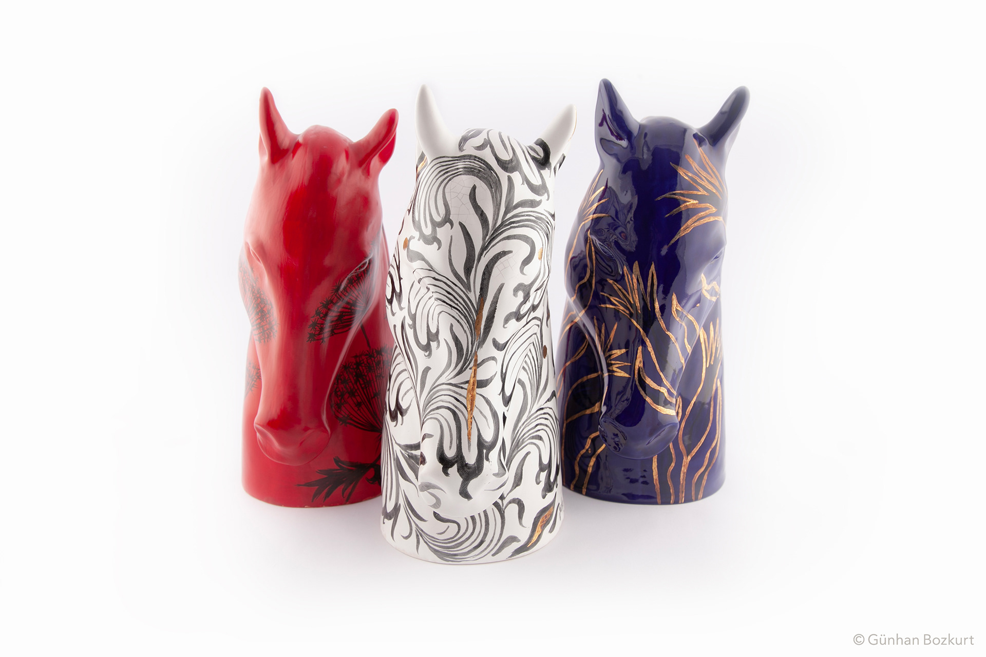 Horses / ceramic sculptures, each h. 31 cm, w. 16 cm