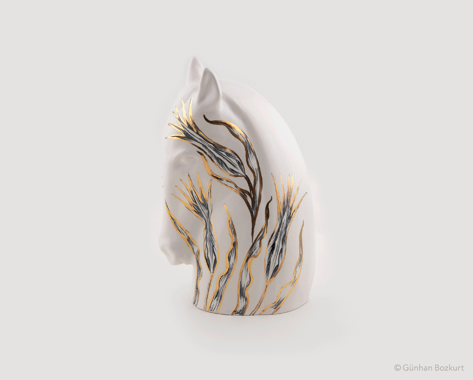 Horse / ceramic sculpture, h. 31 cm, w. 16 cm