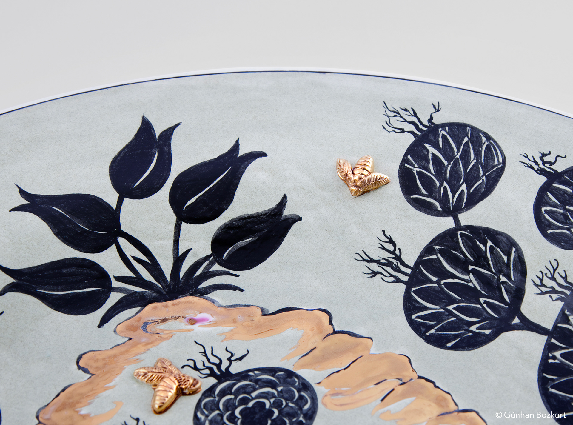 Bees & Trees / ceramic plate, Ø 40 cm