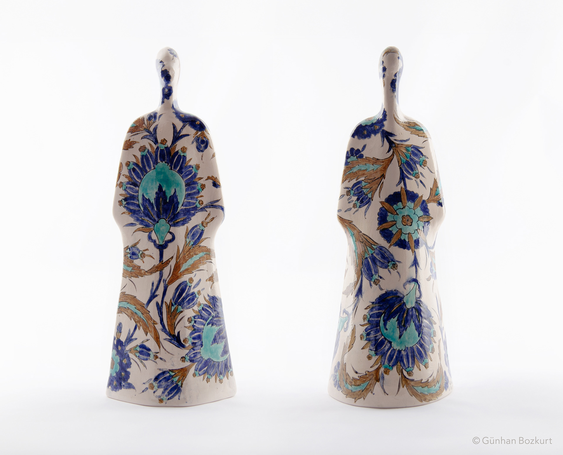 Woman Figure in Kaftan / ceramic sculpture, h. 38 cm, w. 13 cm — front & back views