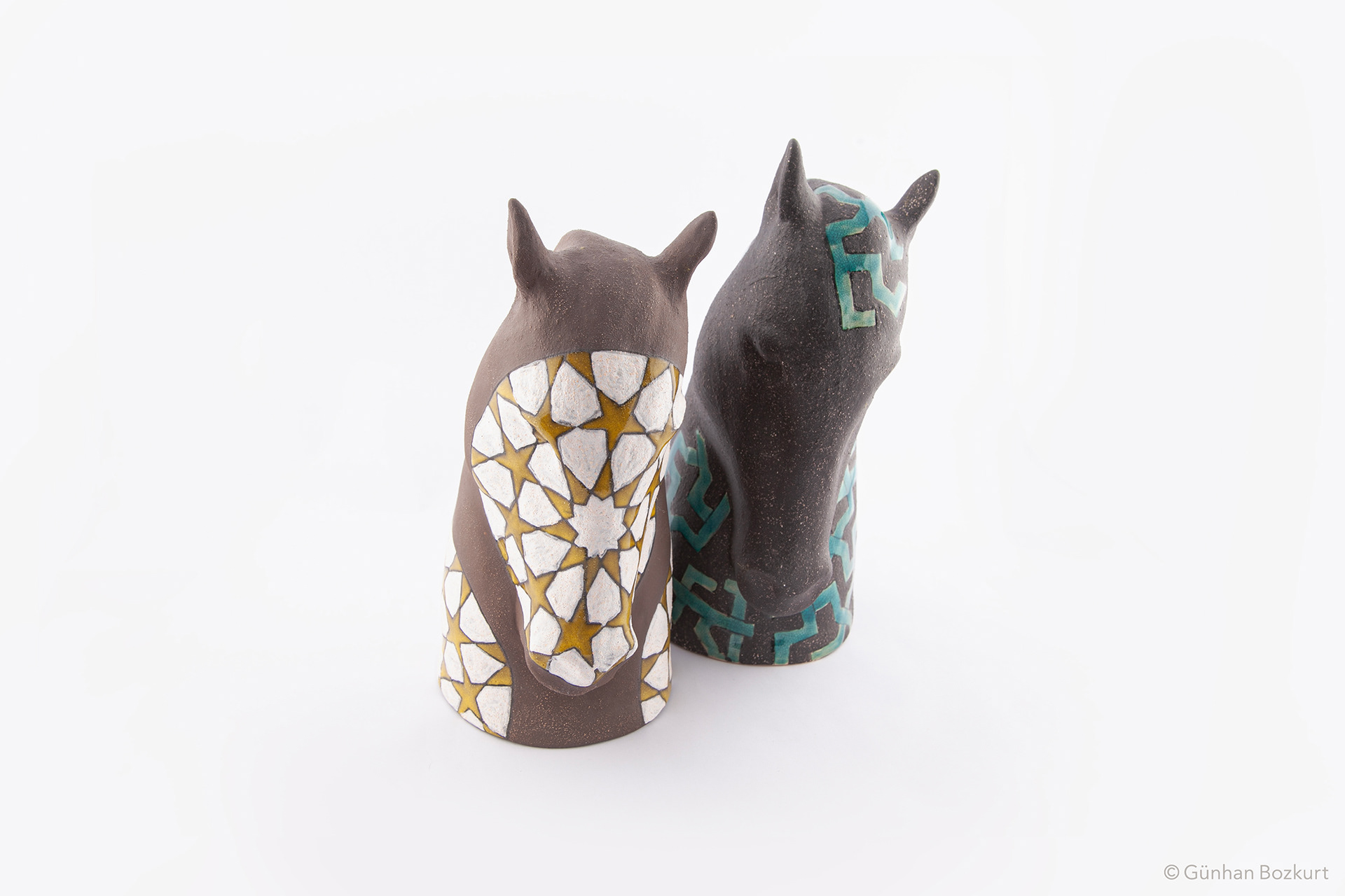 Horses / ceramic sculptures, each h. 31 cm, w. 16 cm
