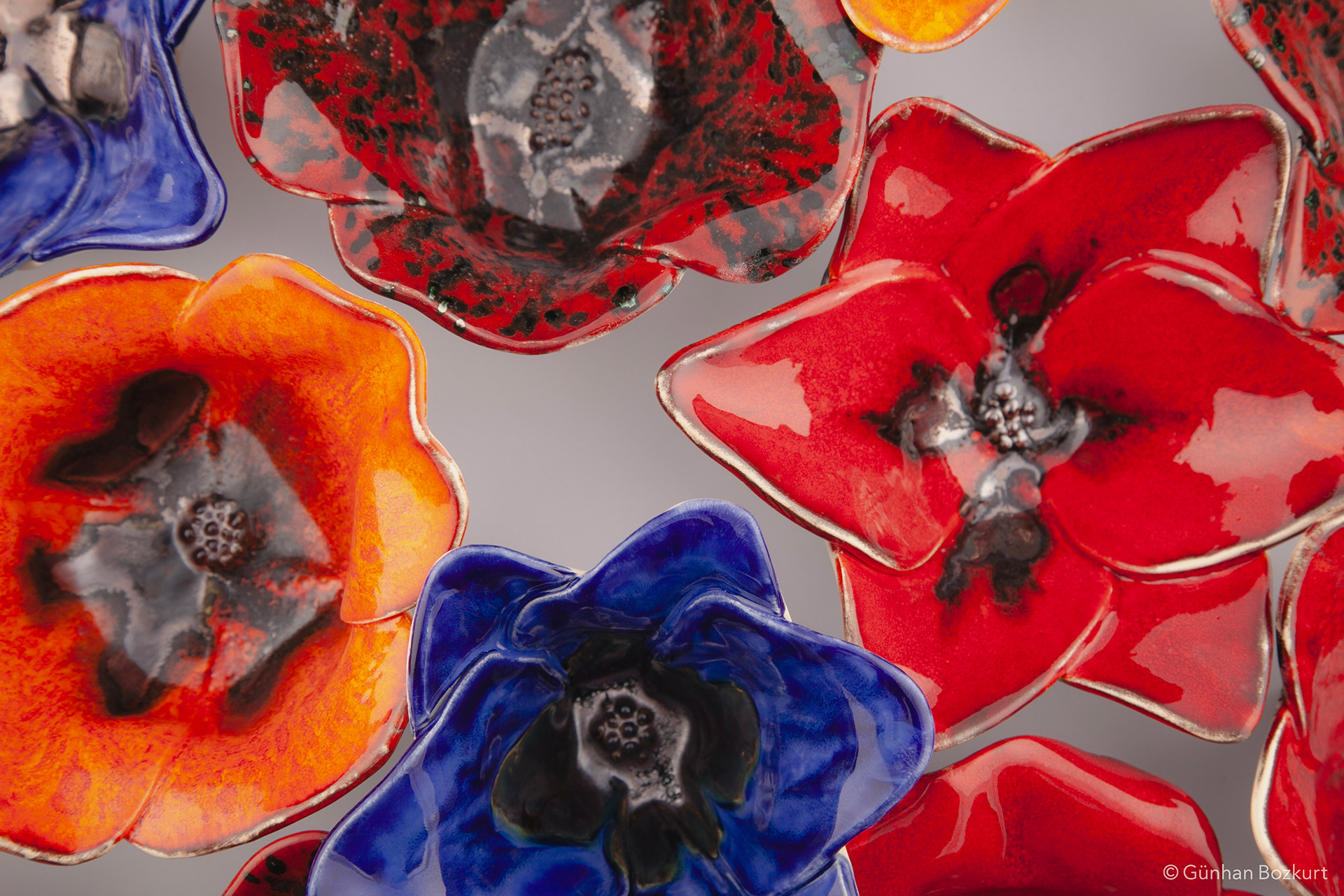 Tulips / ceramic bowls, each Ø 13–16 cm h. 10–12 cm