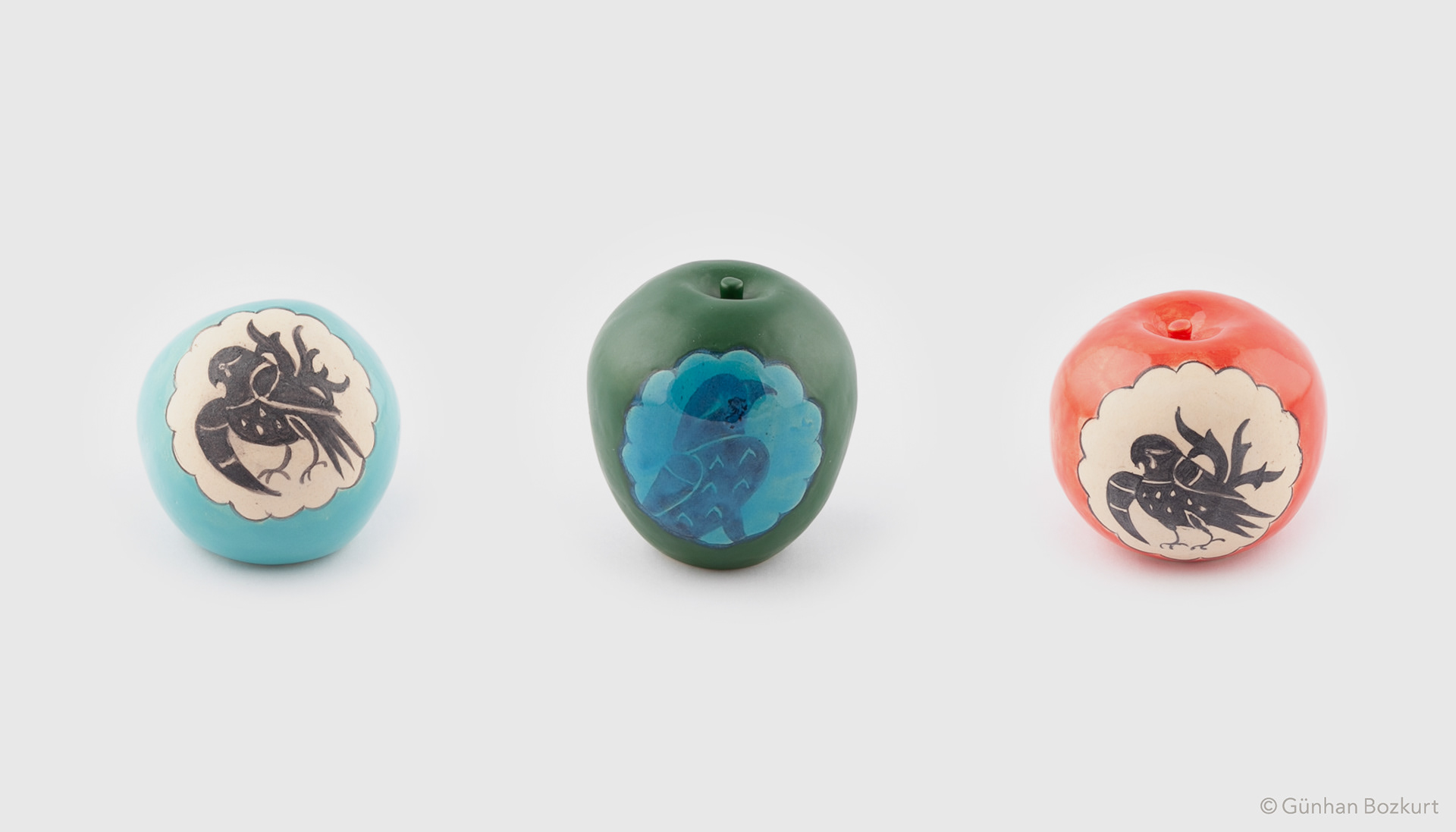 Eagle Apples / ceramic sculptures, each h. 5–8 cm