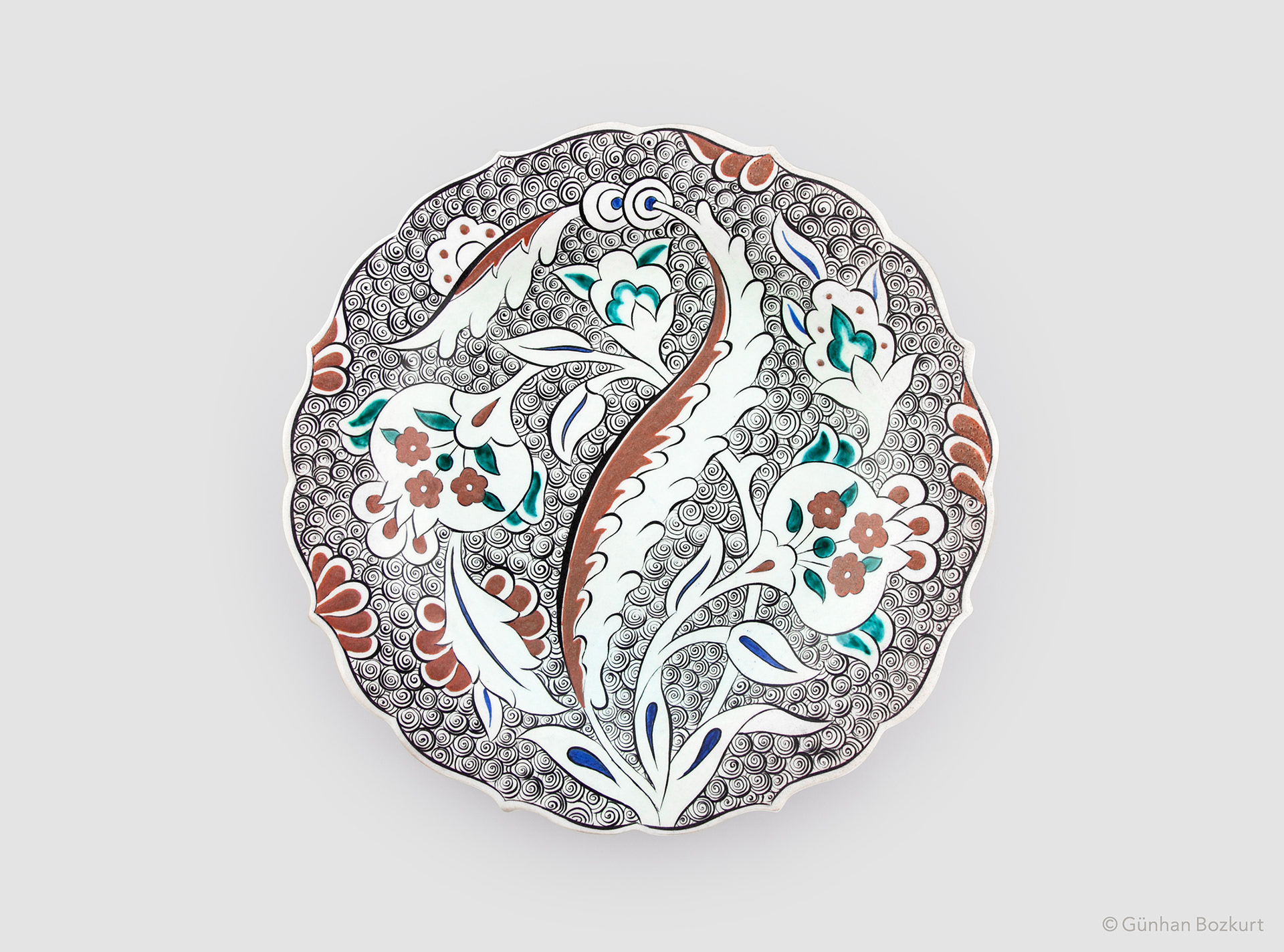 Based on an original Iznik dish, c. 1585-90. Savile Club, London / ceramic plate, Ø 30 cm