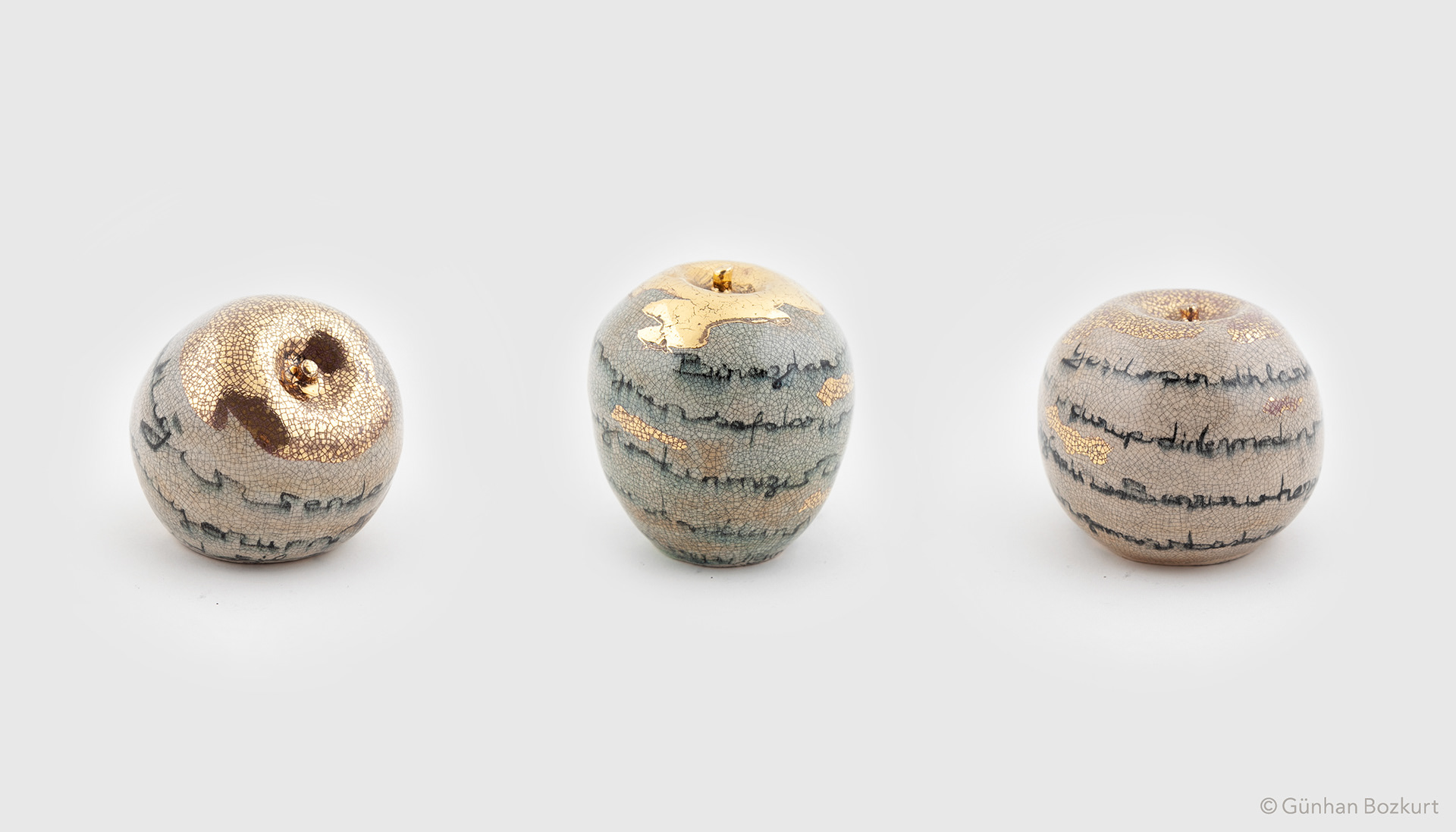 Nazim Apples / ceramic sculptures, each h. 5–8 cm