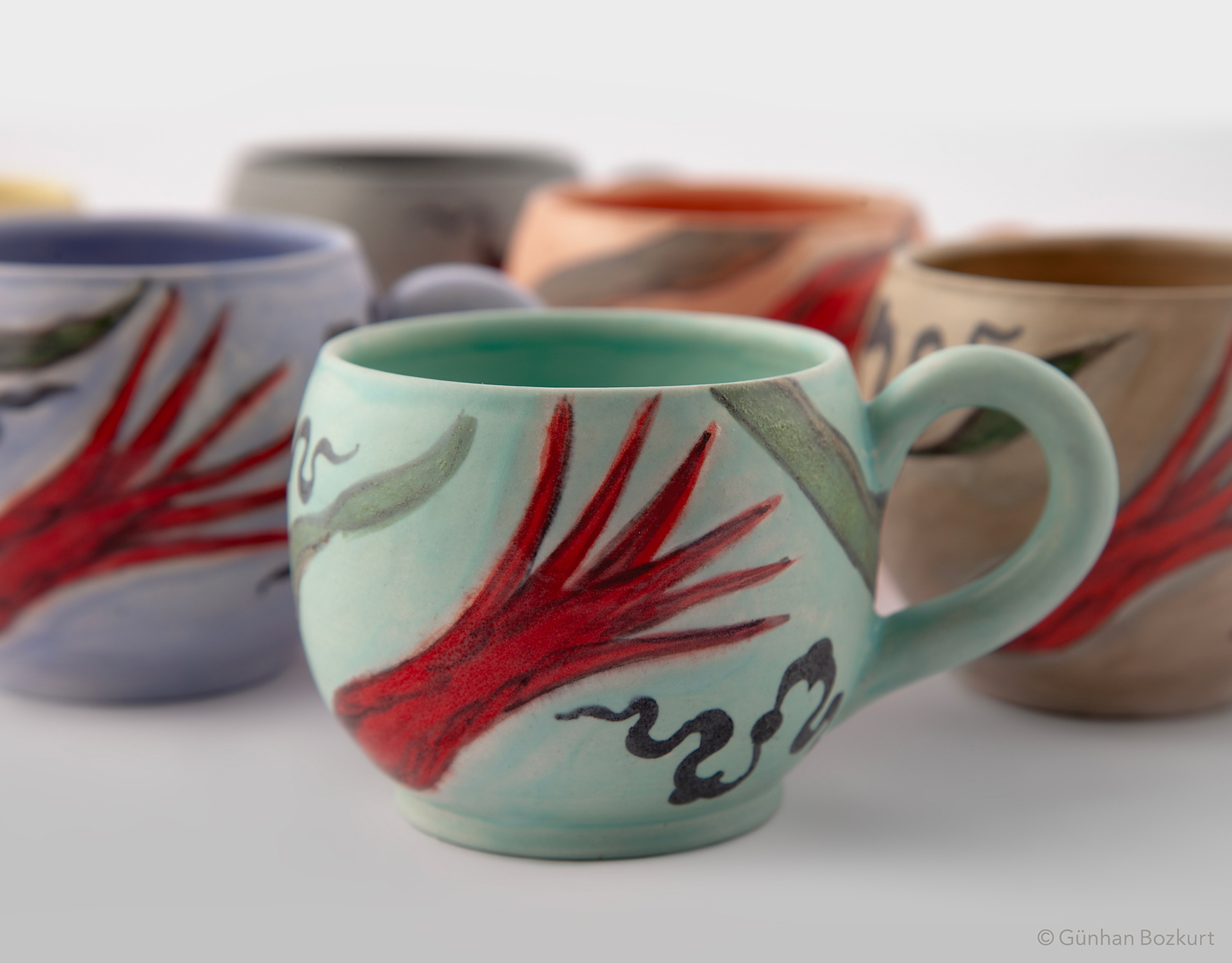 Istanbul Tulips / ceramic cups with handles, each Ø 7 cm, h. 7 cm